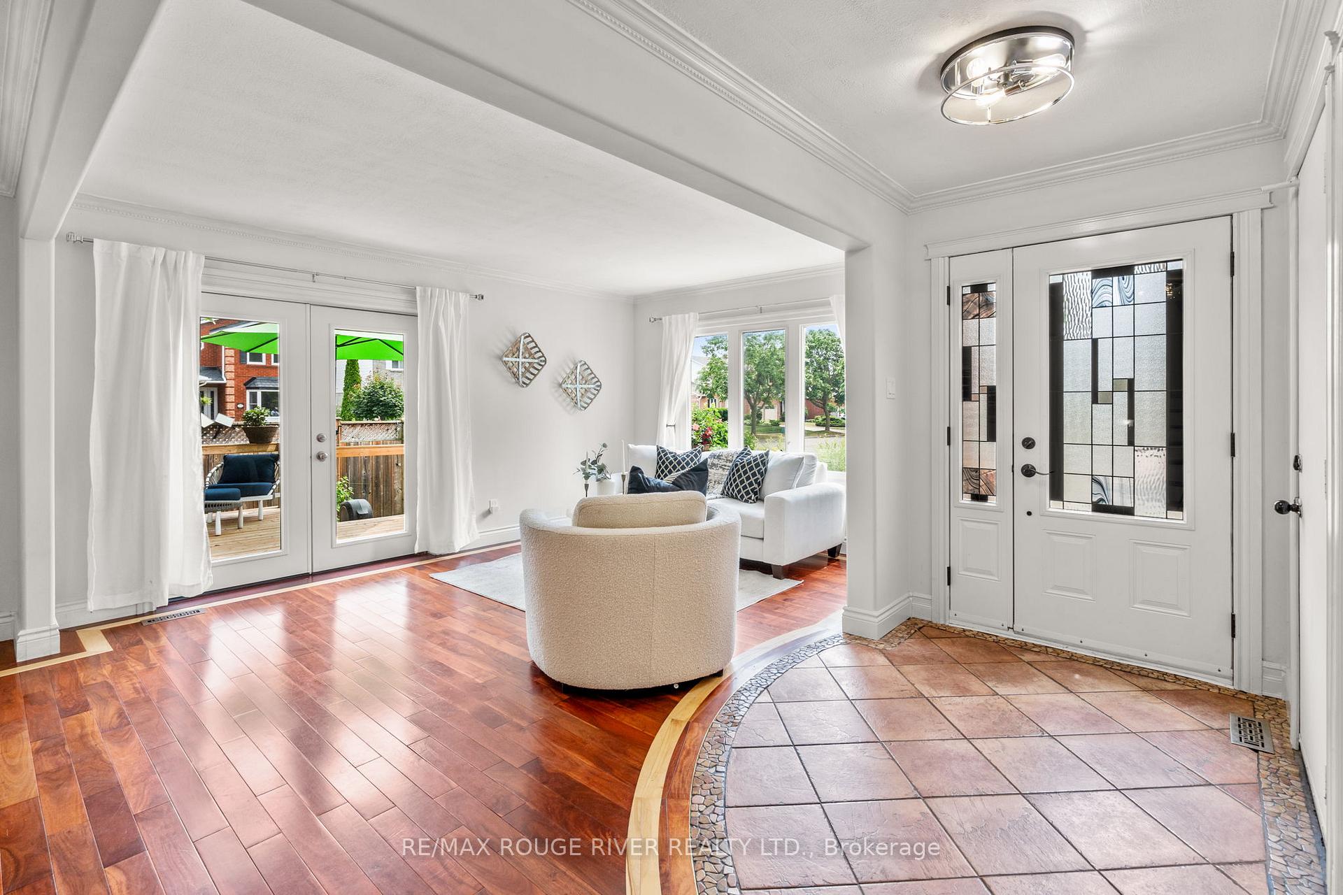 Photo 4 of 41 Peachtree Crescent, Clarington, Bowmanville — HOMEH