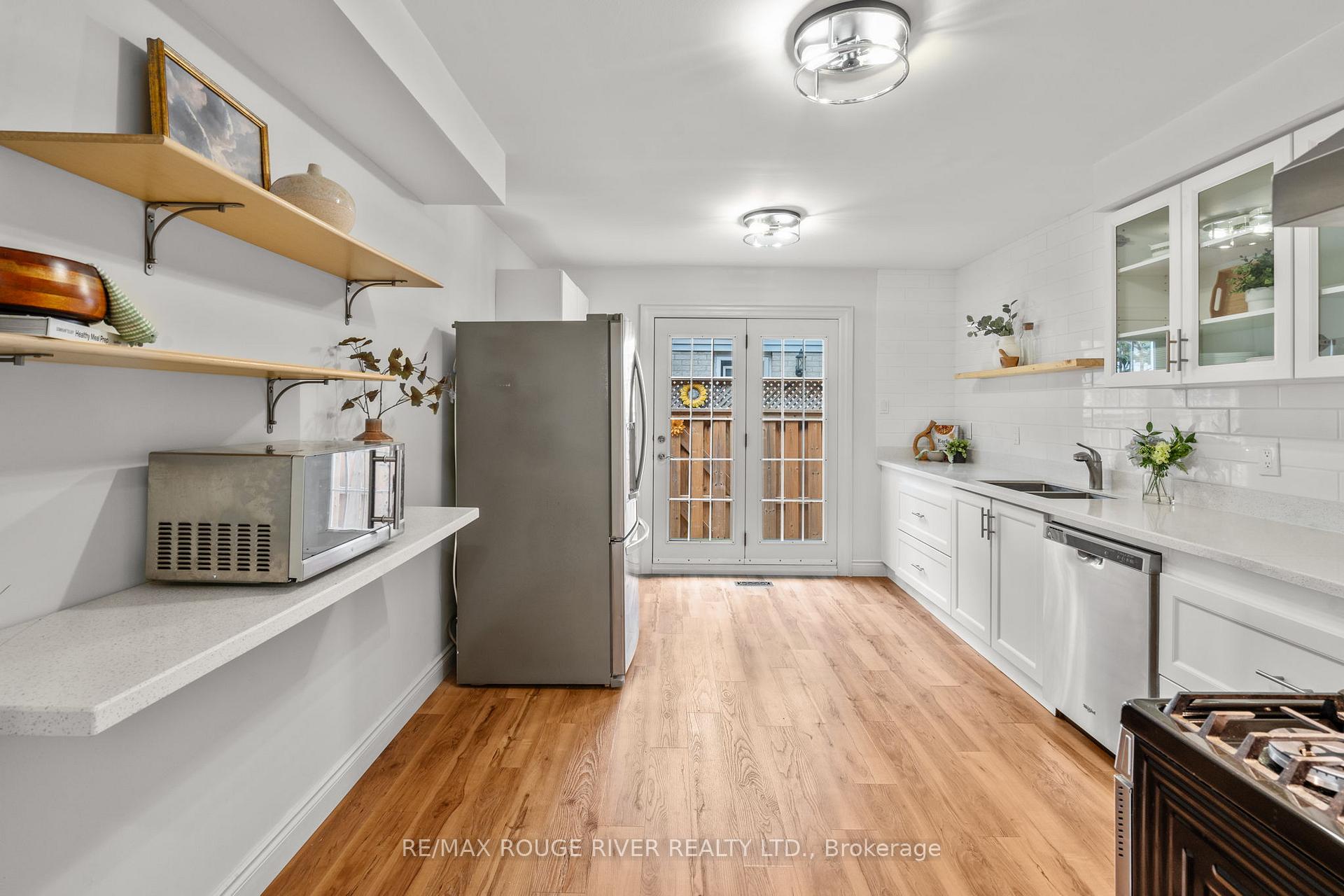 Photo 10 of 41 Peachtree Crescent, Clarington, Bowmanville — HOMEH
