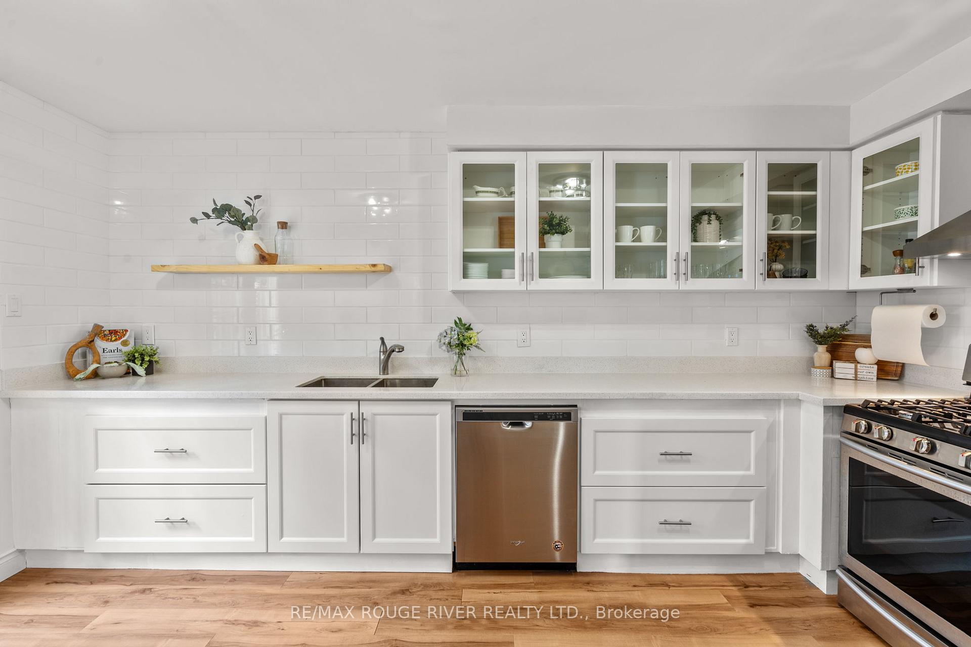 Photo 13 of 41 Peachtree Crescent, Clarington, Bowmanville — HOMEH