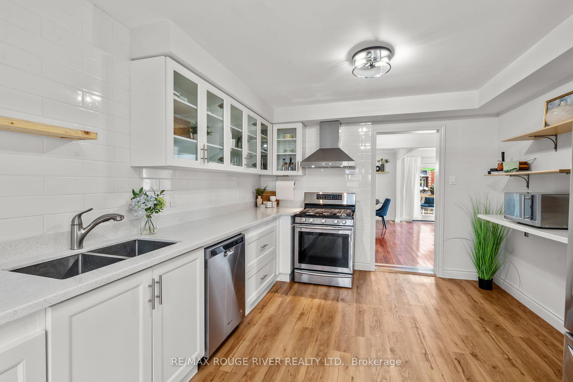 Photo 14 of 41 Peachtree Crescent, Clarington, Bowmanville — HOMEH