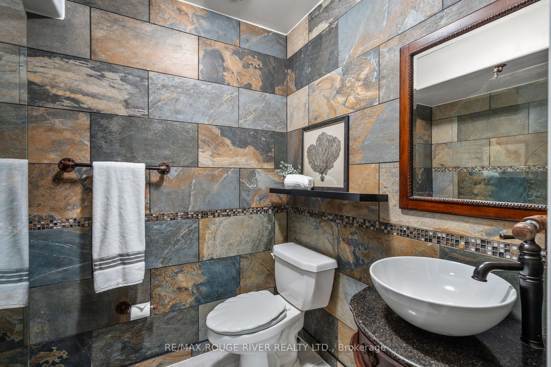 Photo 18 of 41 Peachtree Crescent, Clarington, Bowmanville — HOMEH