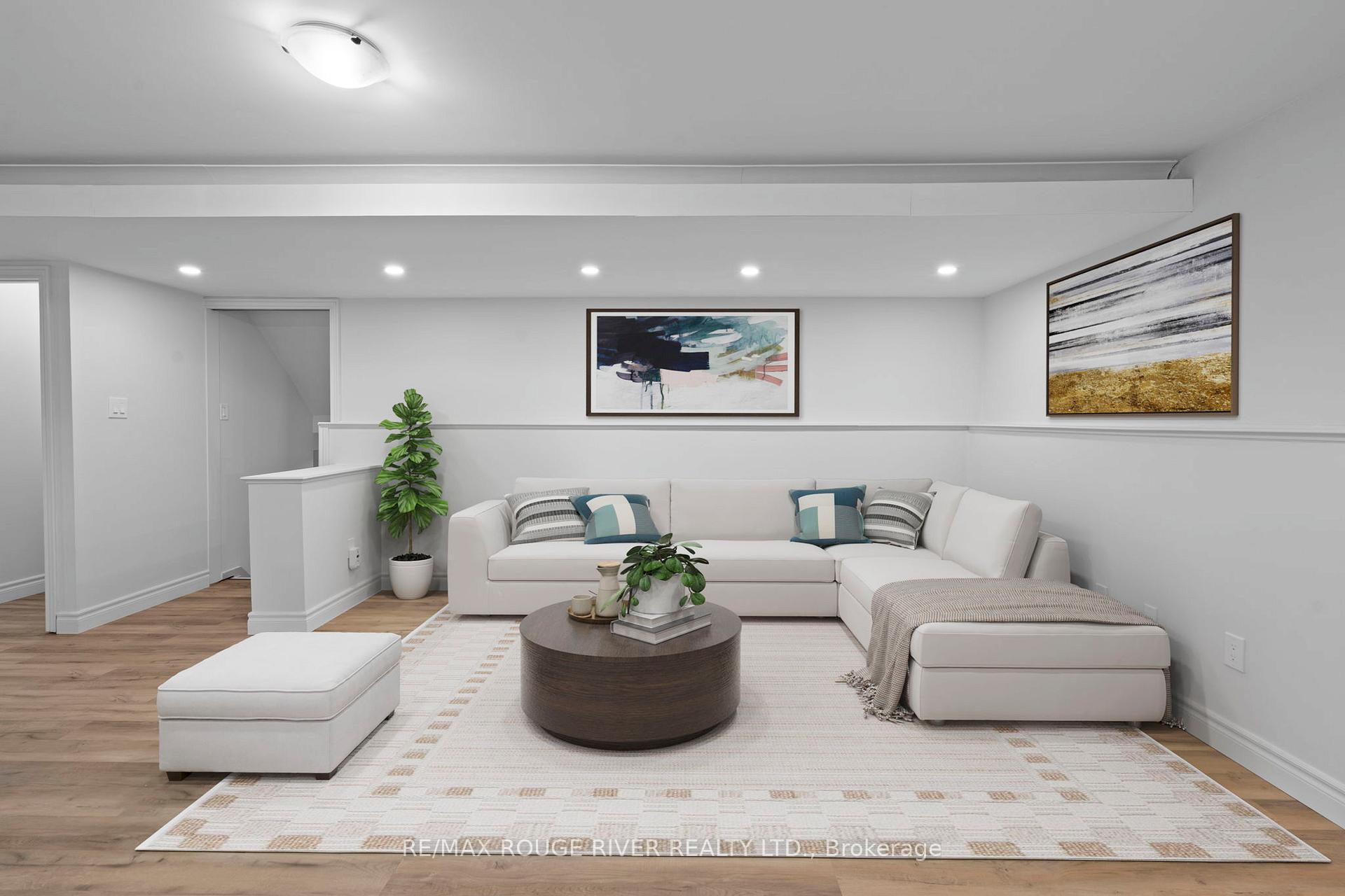 Photo 25 of 41 Peachtree Crescent, Clarington, Bowmanville — HOMEH