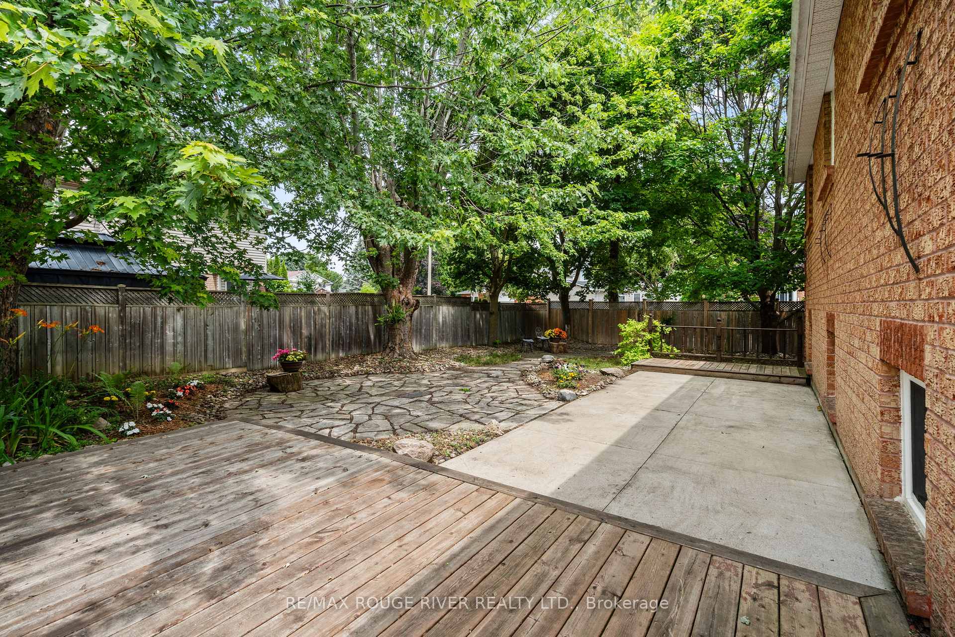 Photo 38 of 41 Peachtree Crescent, Clarington, Bowmanville — HOMEH