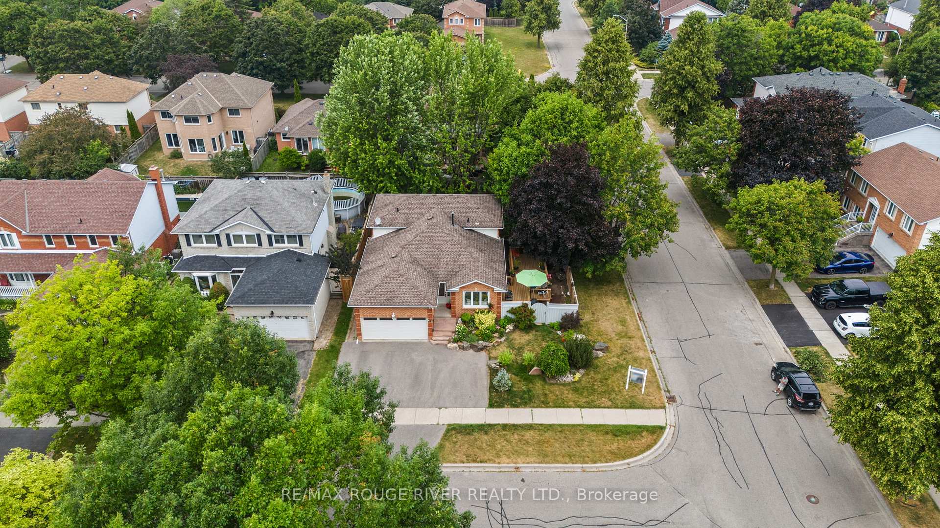 Photo 41 of 41 Peachtree Crescent, Clarington, Bowmanville — HOMEH