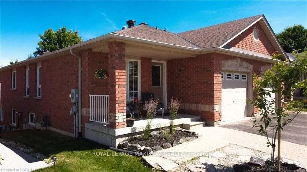 Photo 2 of 12 Trask Drive, Barrie, Ardagh — HOMEH