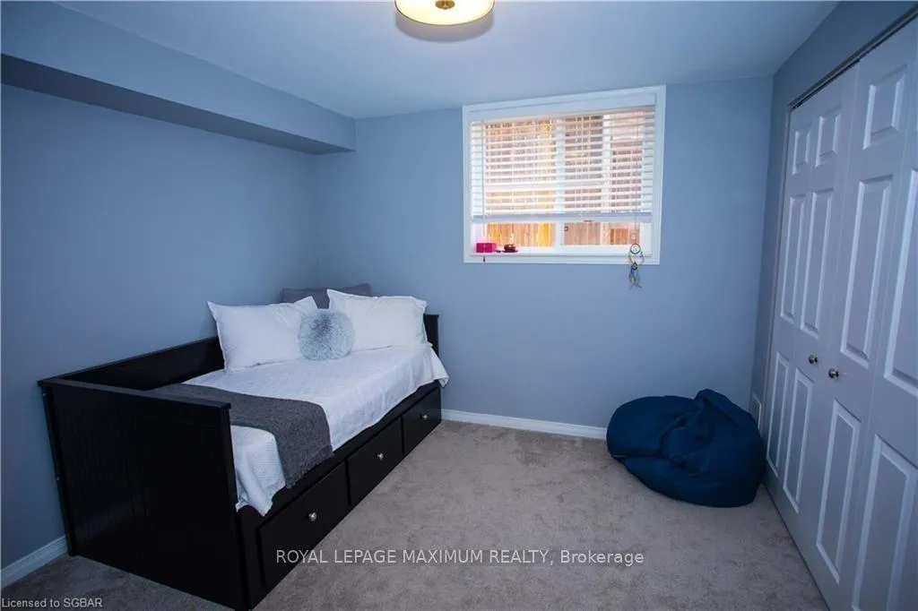 Photo 10 of 12 Trask Drive, Barrie, Ardagh — HOMEH