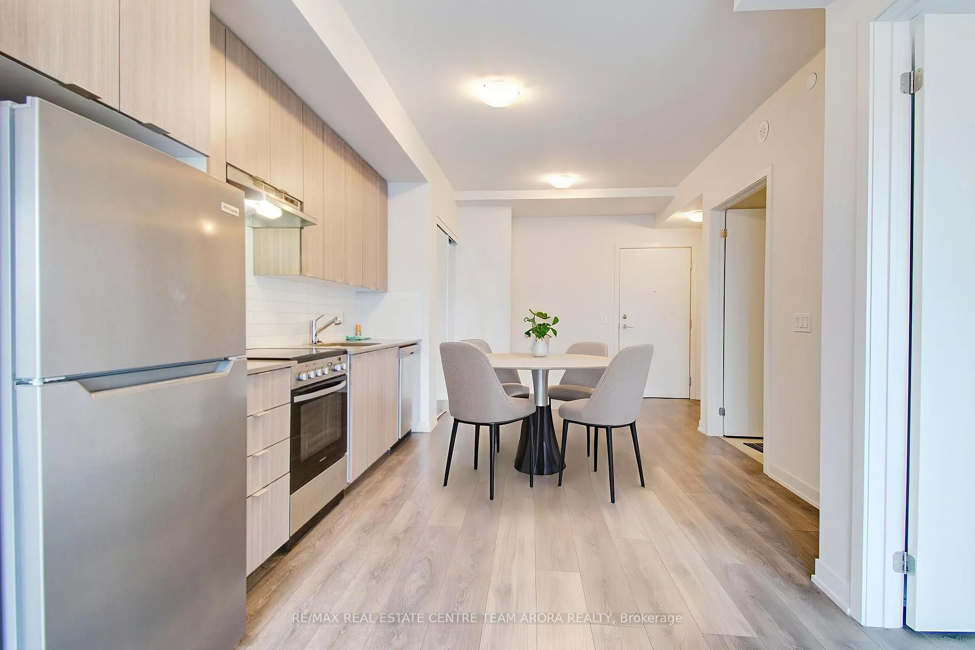 Photo 9 of Unit 417, 58 Sky Harbour Drive, Brampton, Bram West — HOMEH