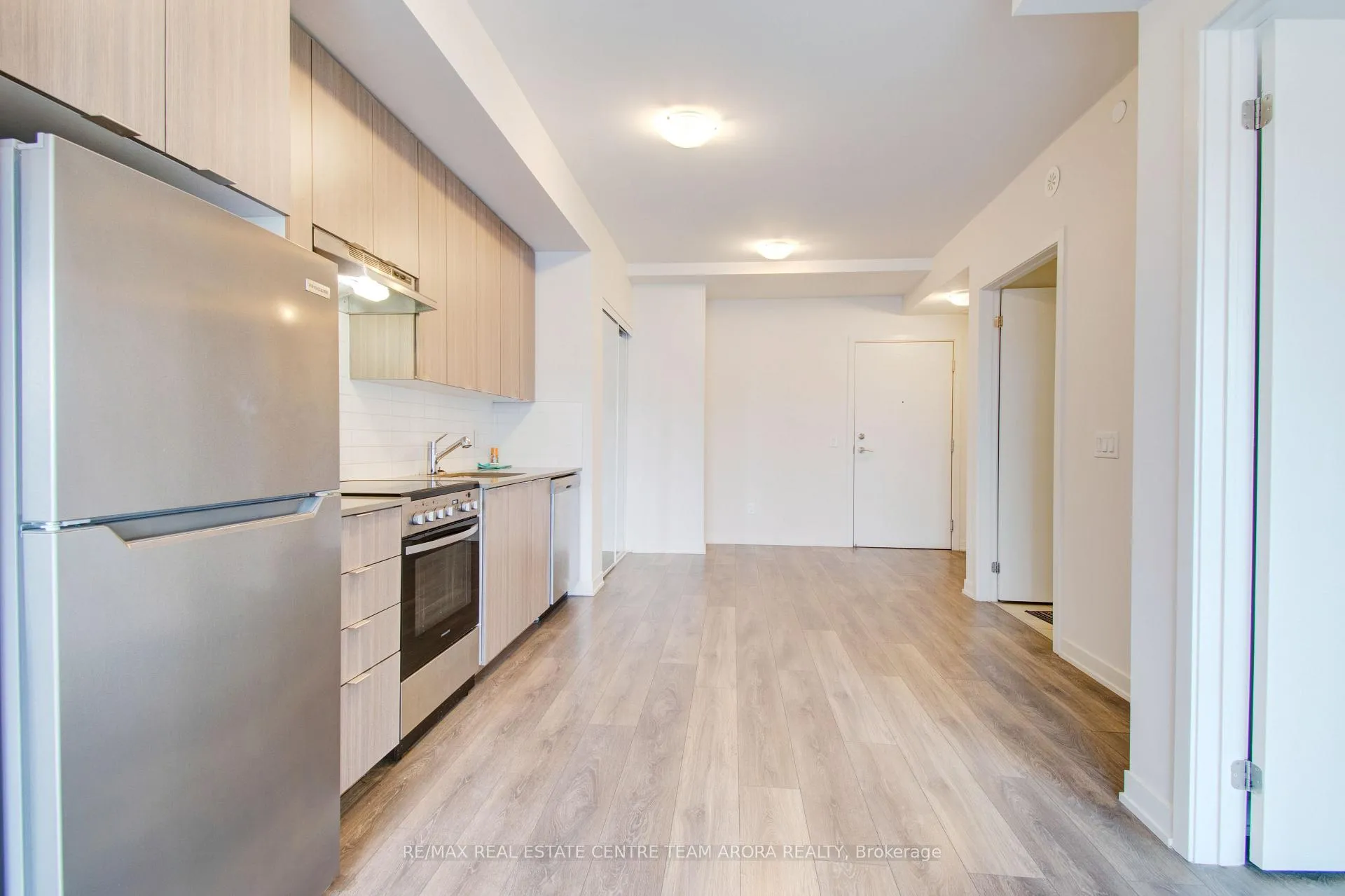 Photo 10 of Unit 417, 58 Sky Harbour Drive, Brampton, Bram West — HOMEH