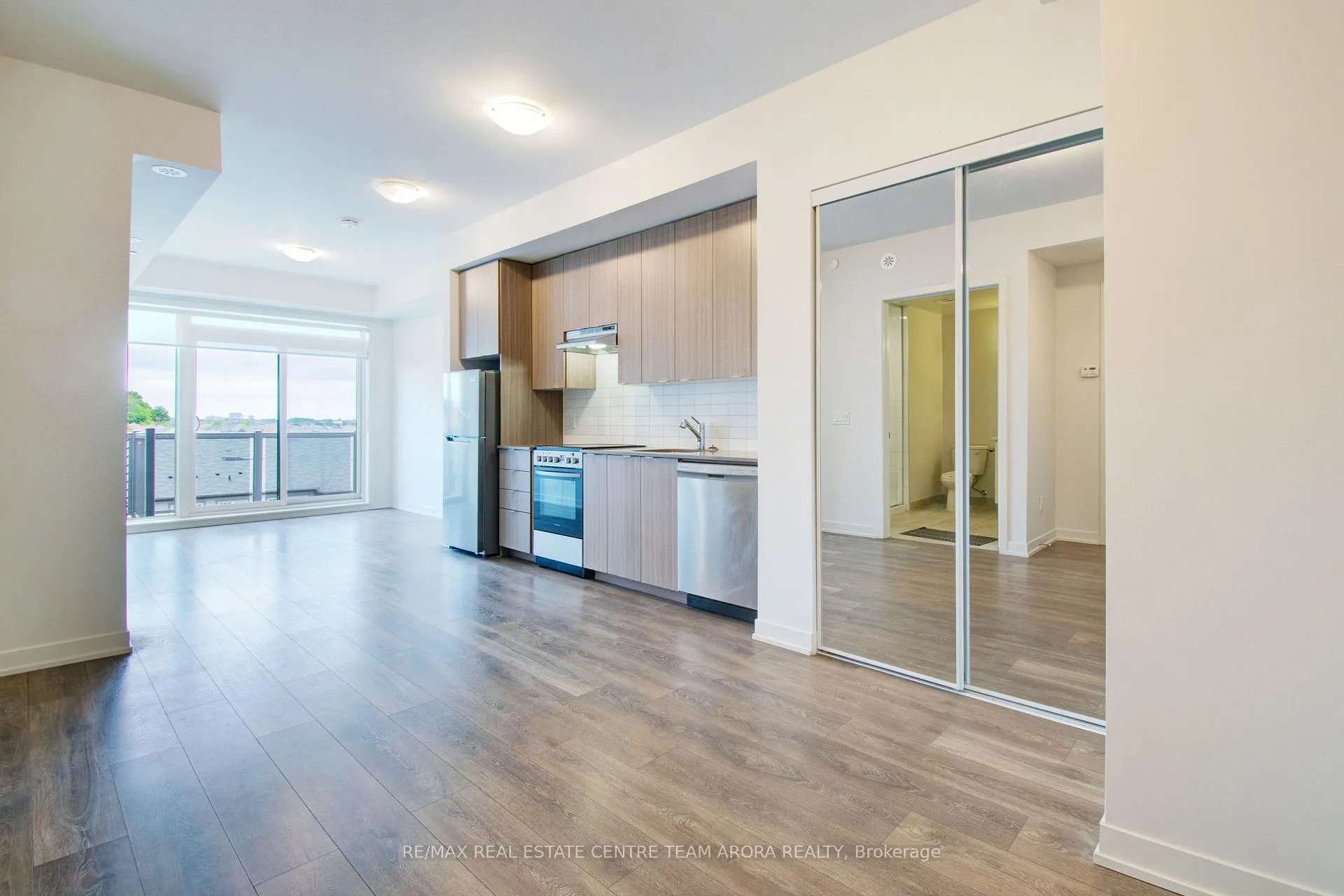 Photo 11 of Unit 417, 58 Sky Harbour Drive, Brampton, Bram West — HOMEH