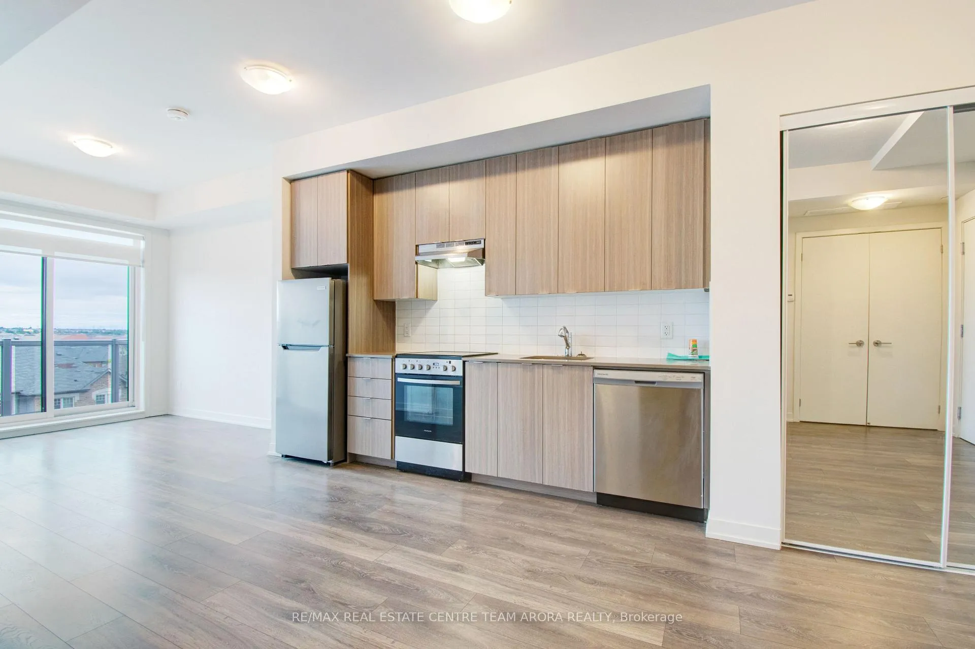 Photo 13 of Unit 417, 58 Sky Harbour Drive, Brampton, Bram West — HOMEH