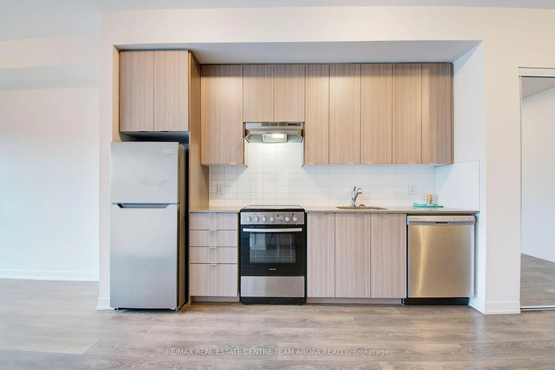 Photo 14 of Unit 417, 58 Sky Harbour Drive, Brampton, Bram West — HOMEH