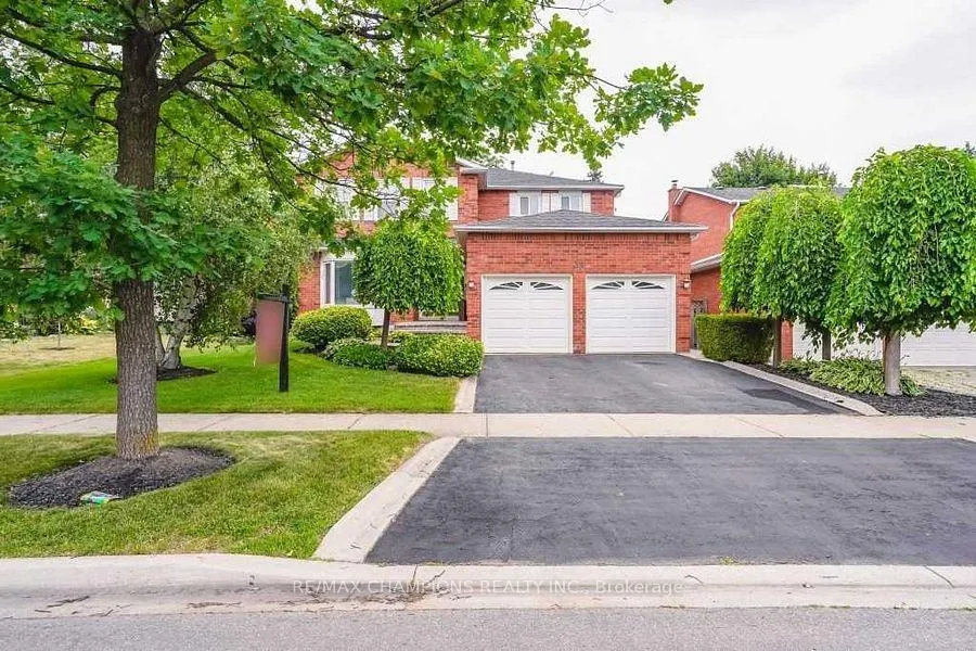 Photo 2 of Unit (Bsmt), 39 hall Crescent, Brampton, Northwood Park — HOMEH