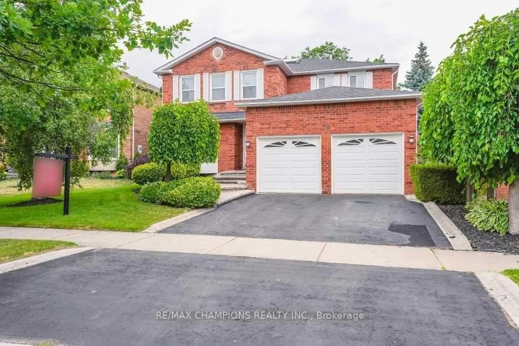Photo 3 of Unit (Bsmt), 39 hall Crescent, Brampton, Northwood Park — HOMEH