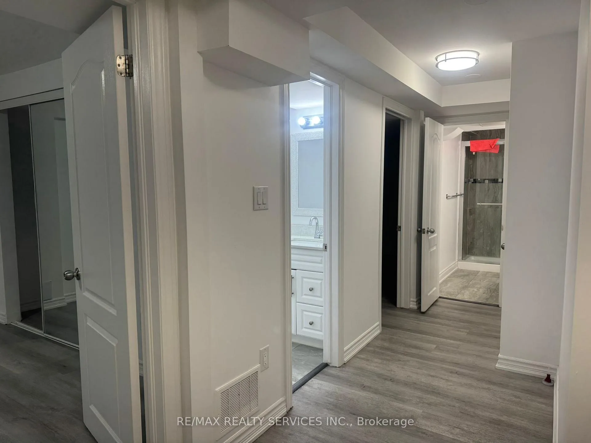 Photo 6 of 20 Driscoll Drive, Brampton, Brampton South — HOMEH
