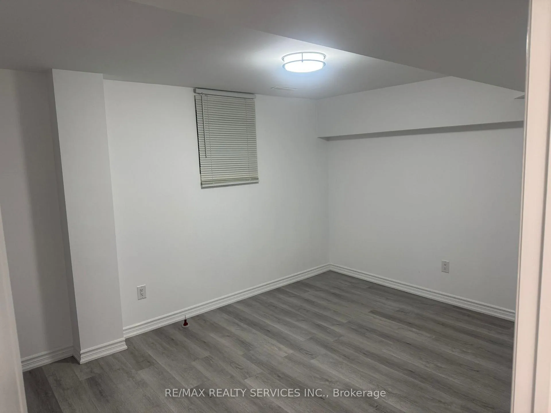 Photo 7 of 20 Driscoll Drive, Brampton, Brampton South — HOMEH