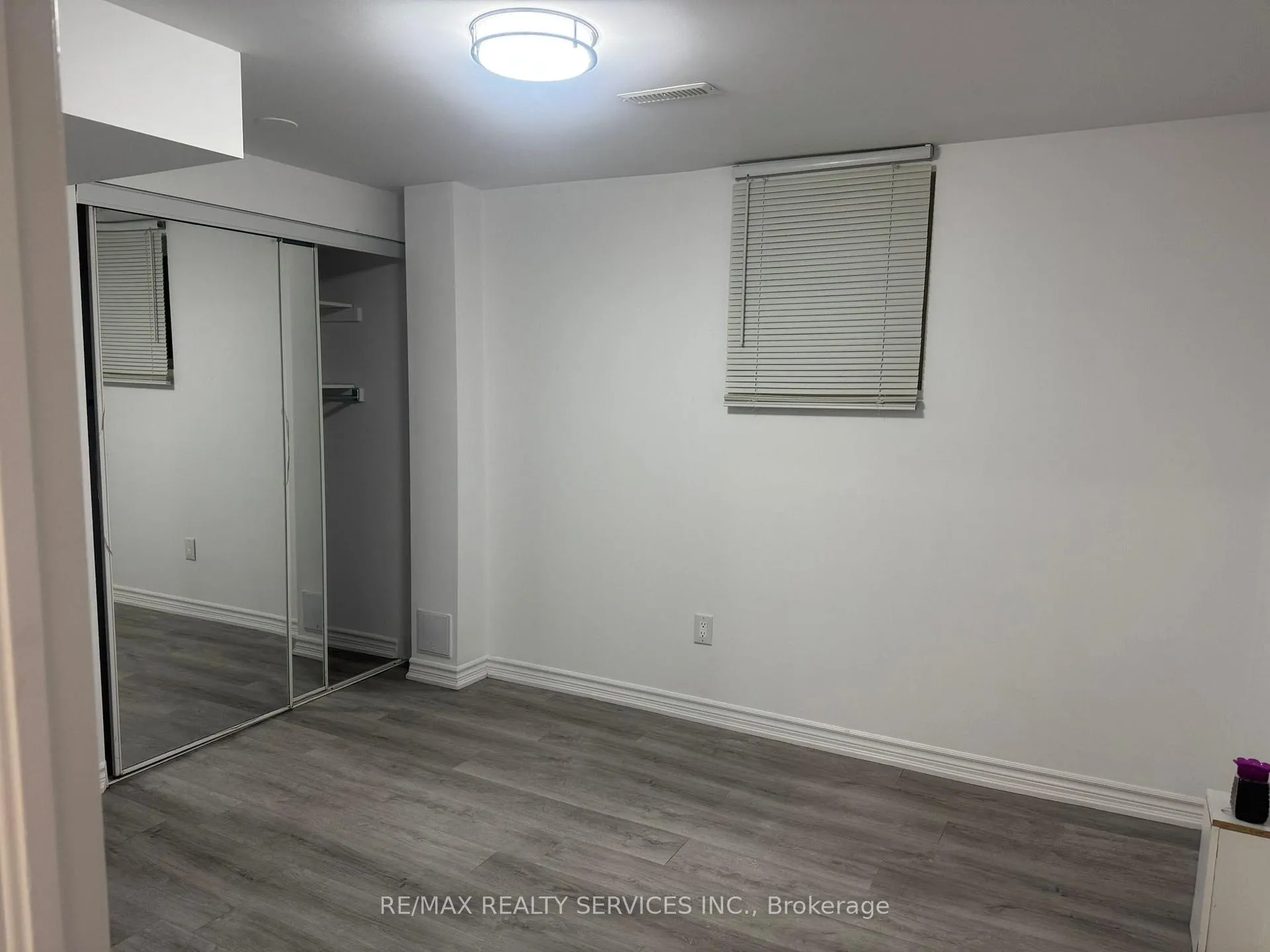 Photo 8 of 20 Driscoll Drive, Brampton, Brampton South — HOMEH