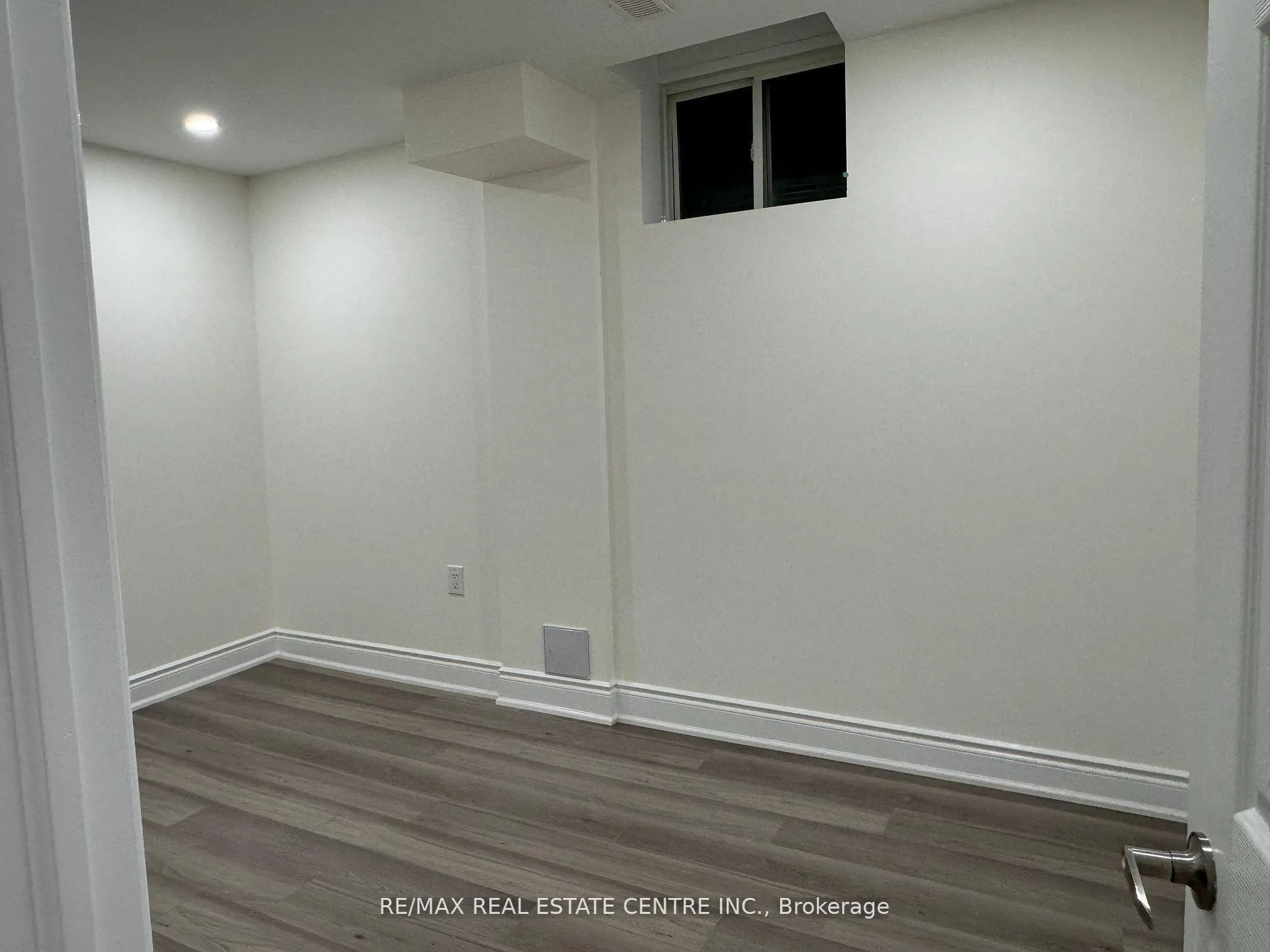 Photo 8 of 25 Parity Road, Brampton, Credit Valley — HOMEH