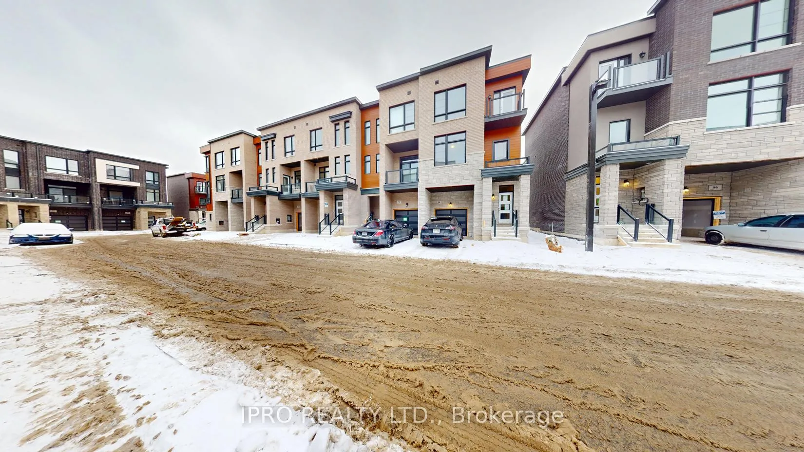 Front of 80 Inverary Crescent N