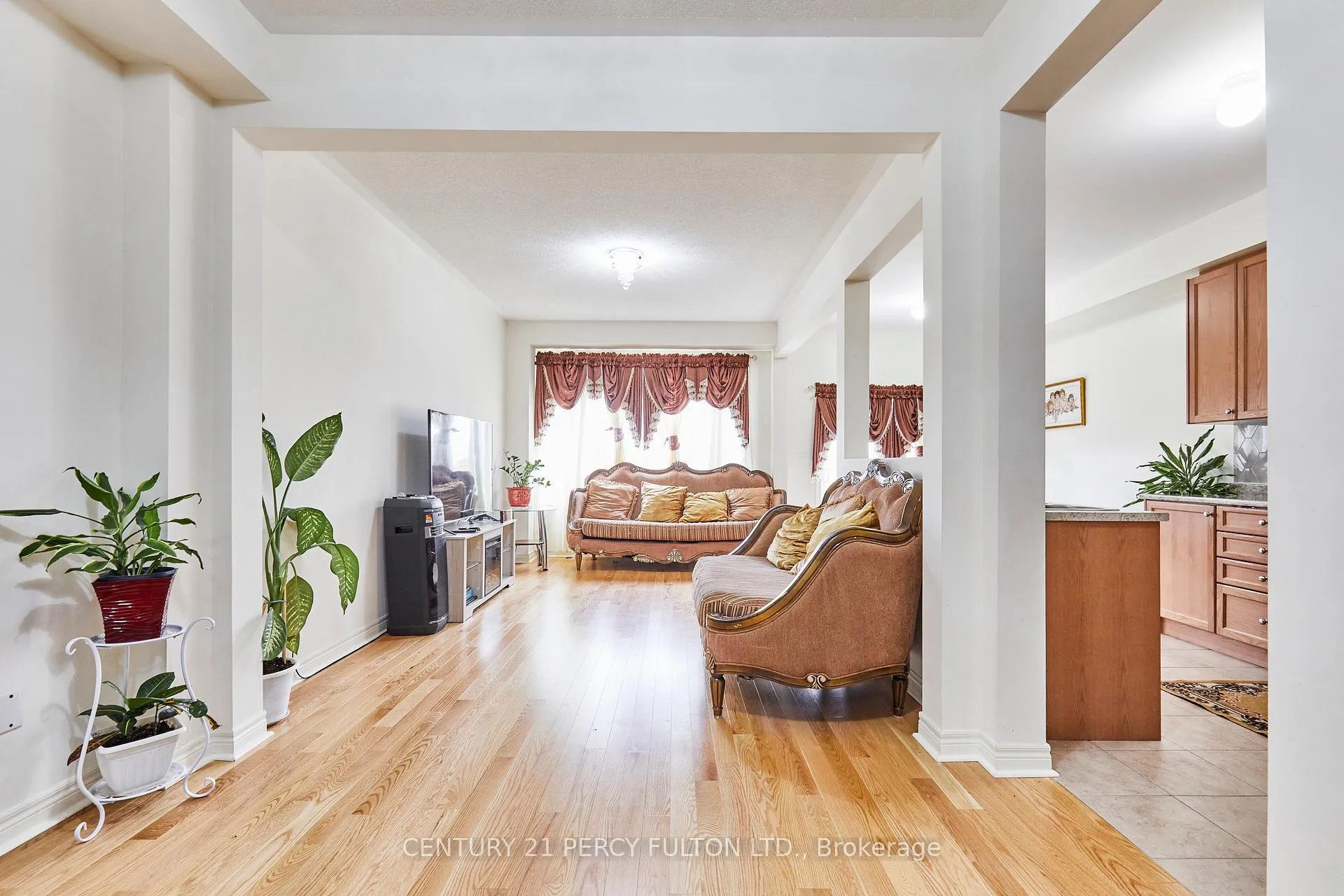 Photo 8 of 1205 Kettering Drive, Oshawa, Eastdale — HOMEH