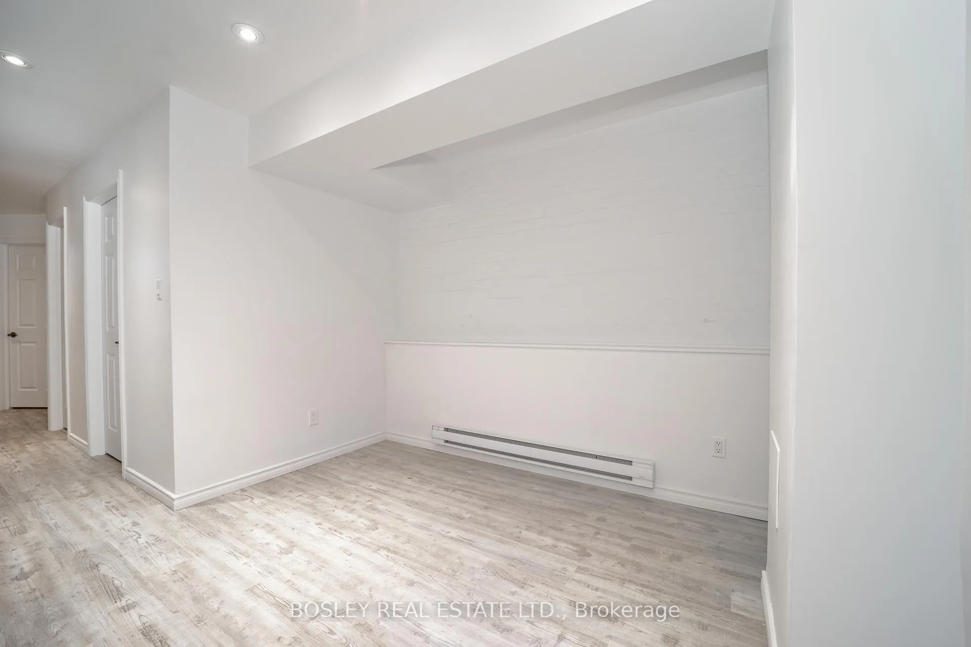 Photo 4 of 298 Rhodes Avenue, Toronto, Greenwood-Coxwell — HOMEH
