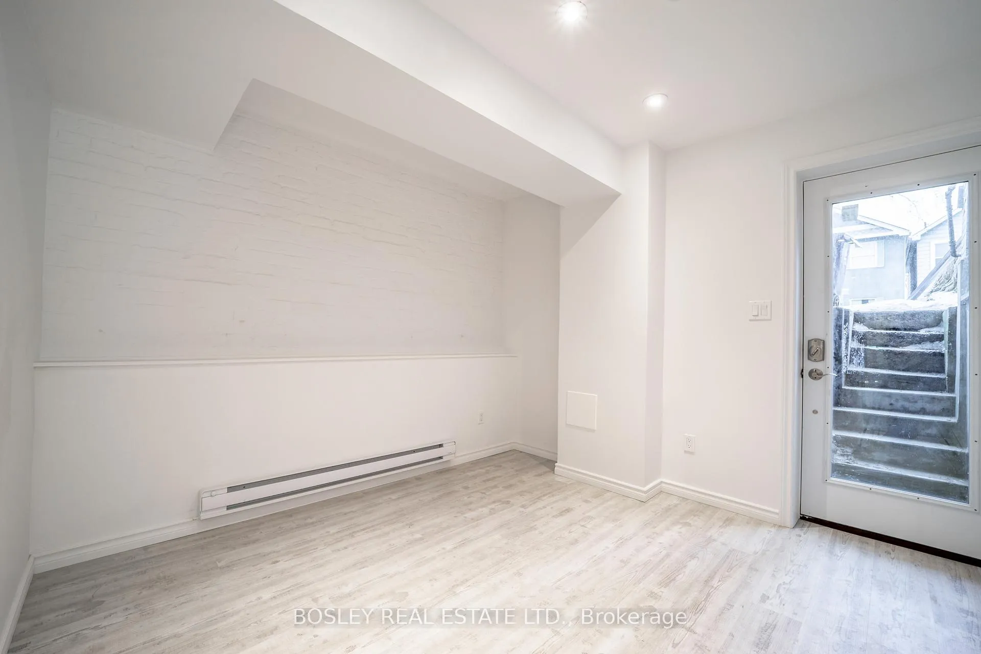 Photo 5 of 298 Rhodes Avenue, Toronto, Greenwood-Coxwell — HOMEH