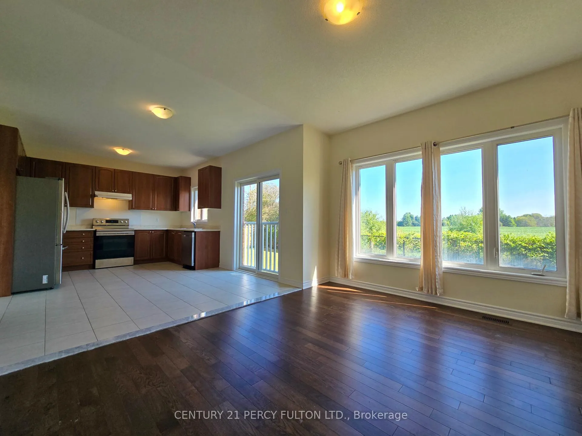 Photo 3 of 124 Terry Clayton Avenue, Brock, Beaverton — HOMEH