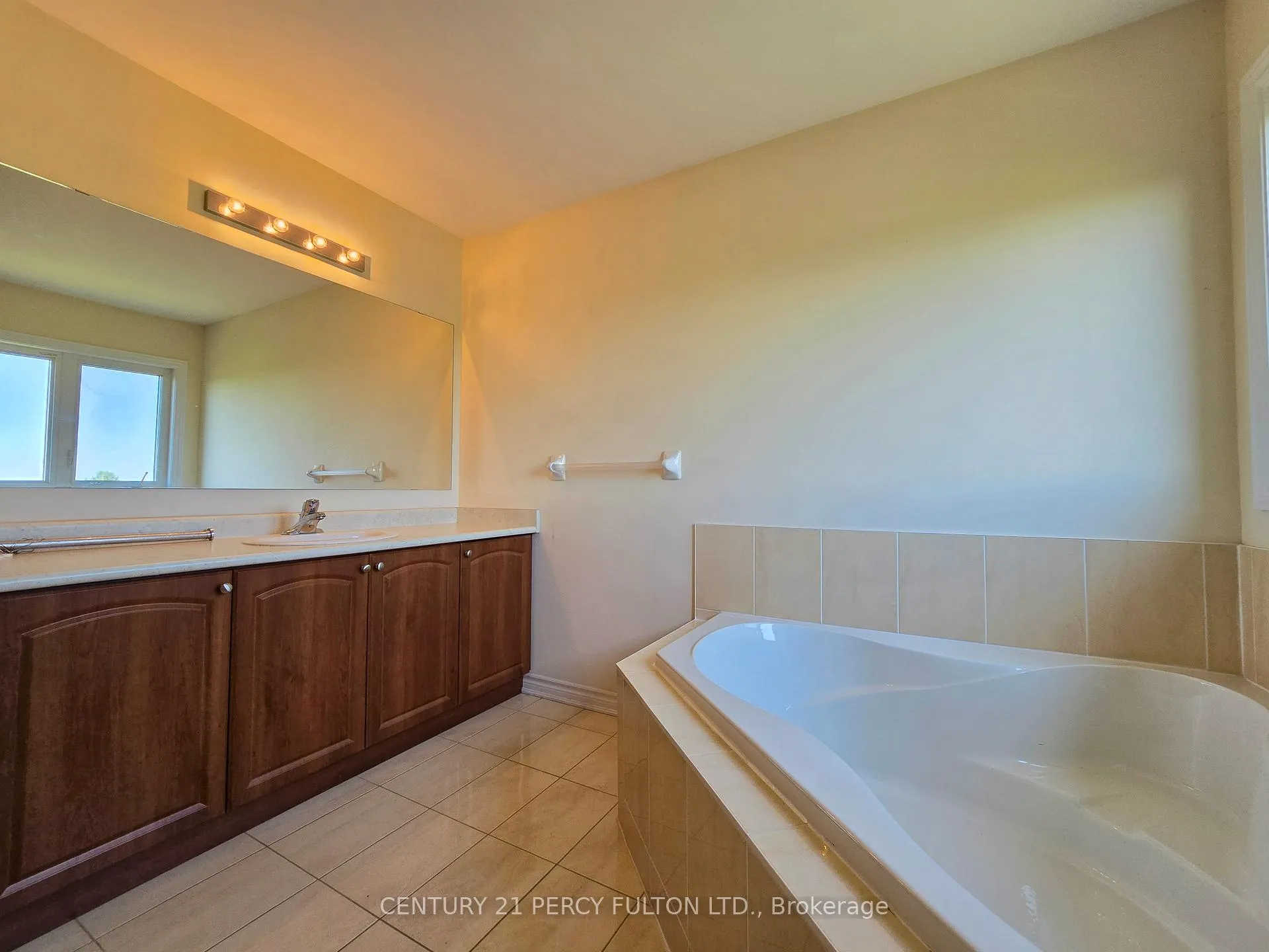 Photo 17 of 124 Terry Clayton Avenue, Brock, Beaverton — HOMEH