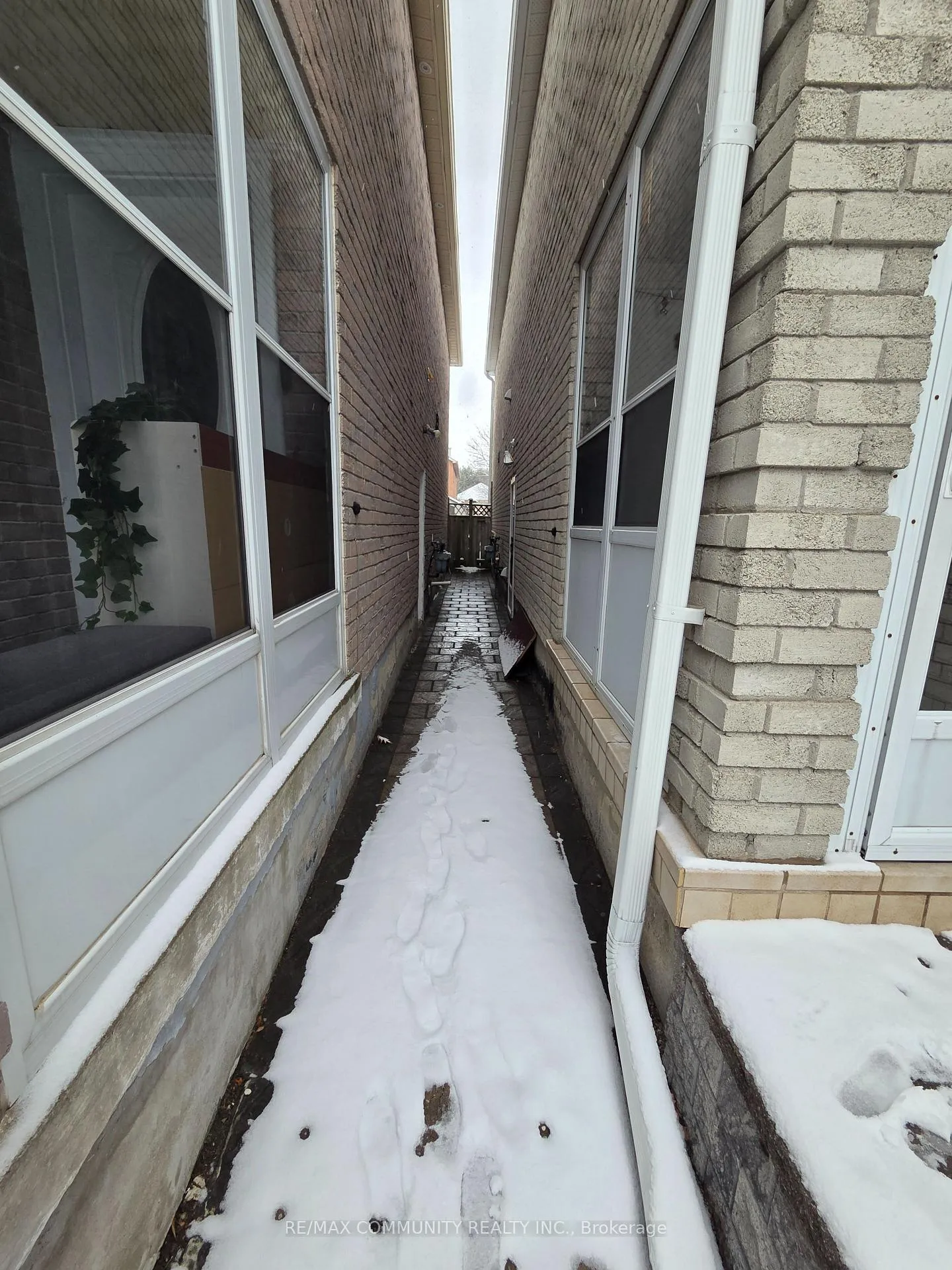 Photo 2 of Unit BSMT, 153 Cimmaron Street, Markham, Middlefield — HOMEH