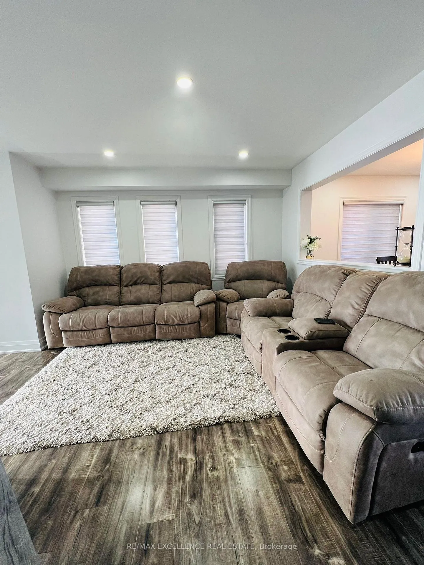 Photo 2 of 18 Fallstar Crescent, Brampton, Fletcher's Meadow — HOMEH