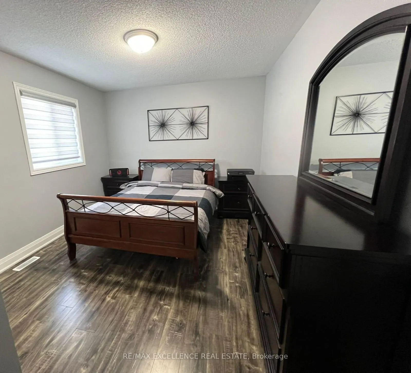 Photo 11 of 18 Fallstar Crescent, Brampton, Fletcher's Meadow — HOMEH