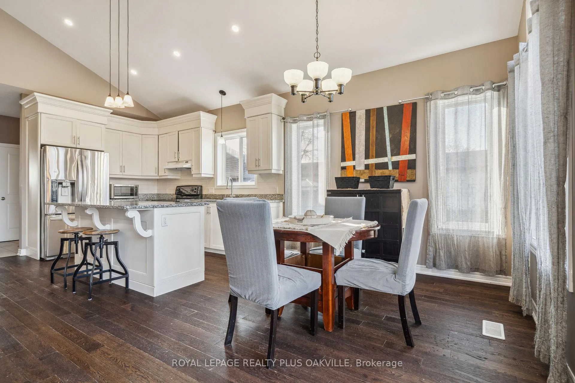 Photo 11 of 71 Locheed Drive, Hamilton, Lisgar — HOMEH