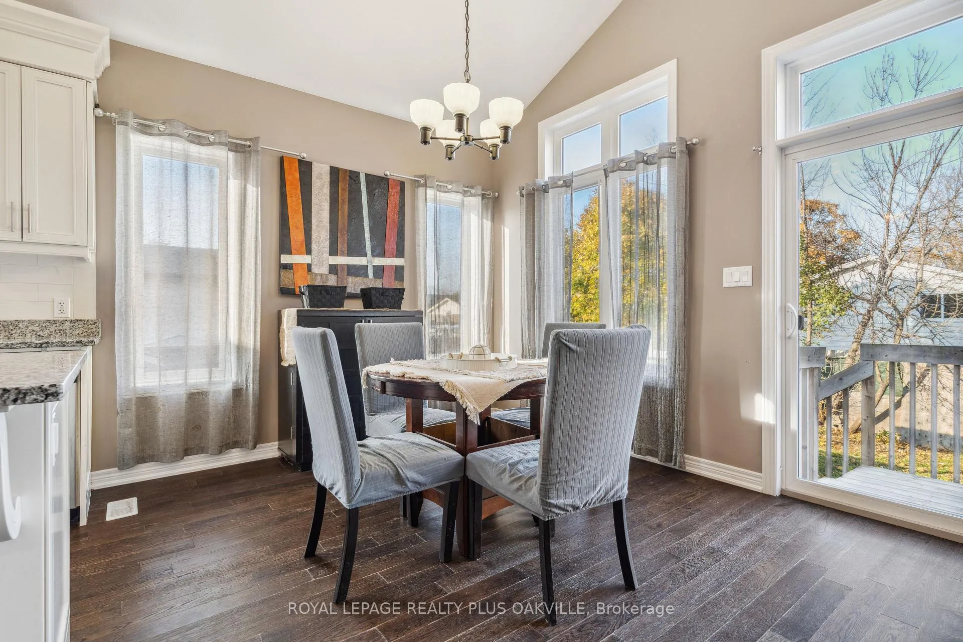 Photo 12 of 71 Locheed Drive, Hamilton, Lisgar — HOMEH