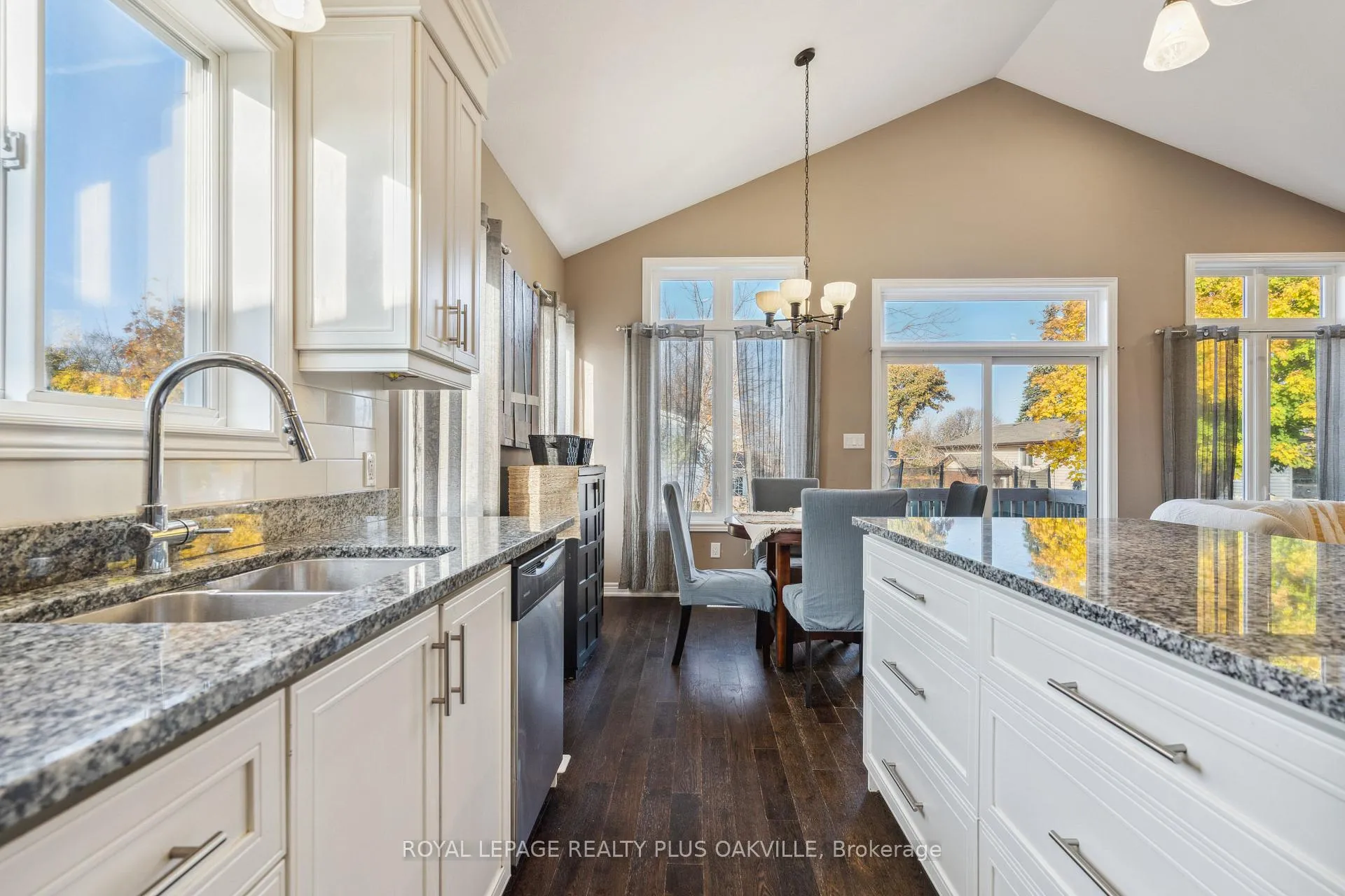 Photo 15 of 71 Locheed Drive, Hamilton, Lisgar — HOMEH