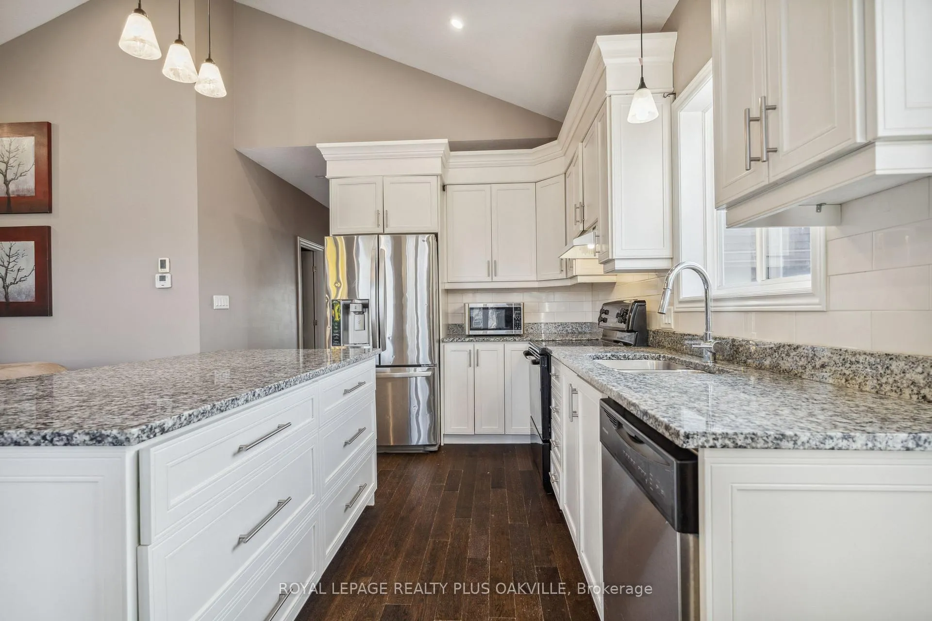 Photo 16 of 71 Locheed Drive, Hamilton, Lisgar — HOMEH