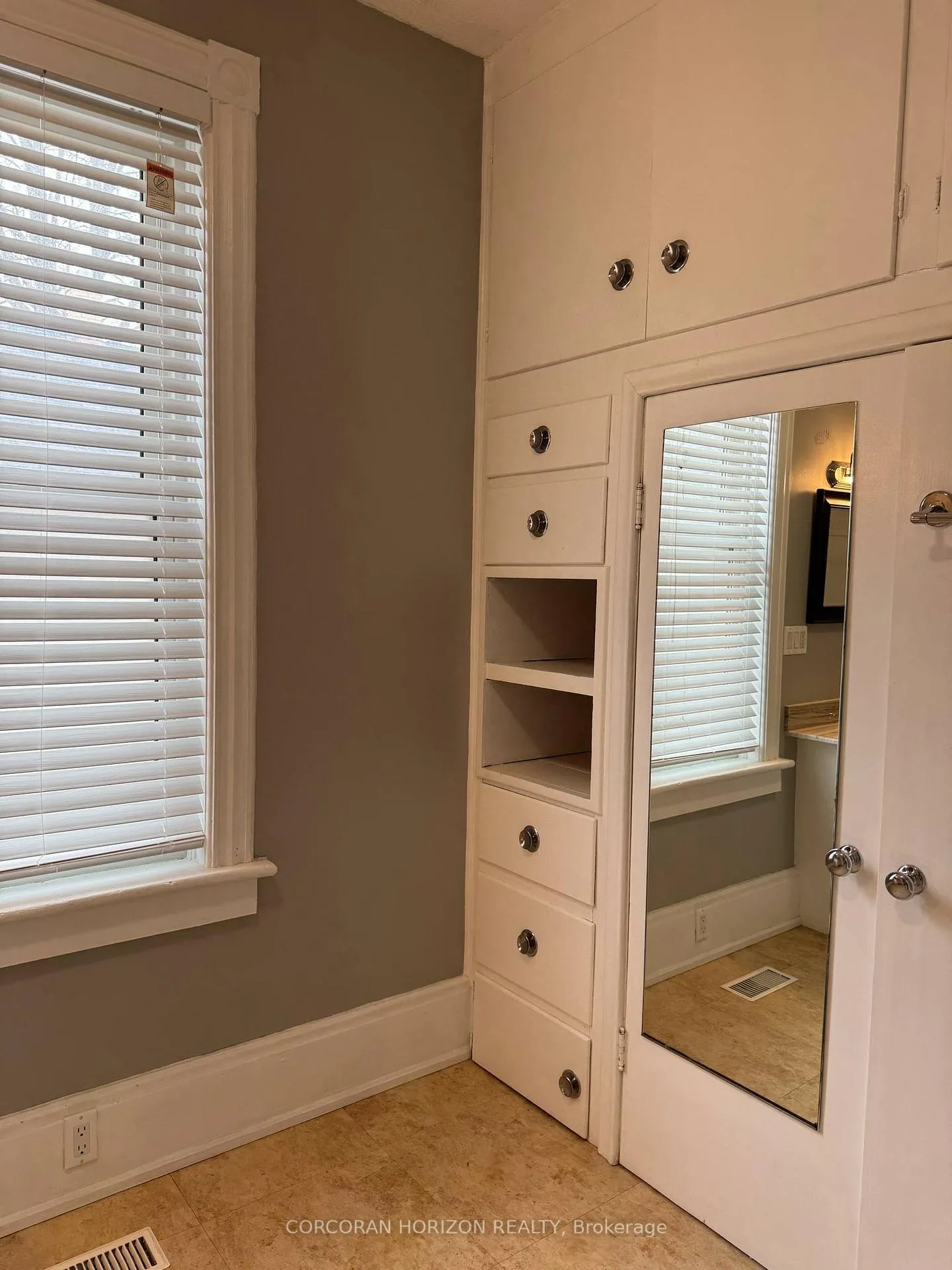 Photo 5 of Unit B, 48 Walter Street, Kitchener — HOMEH