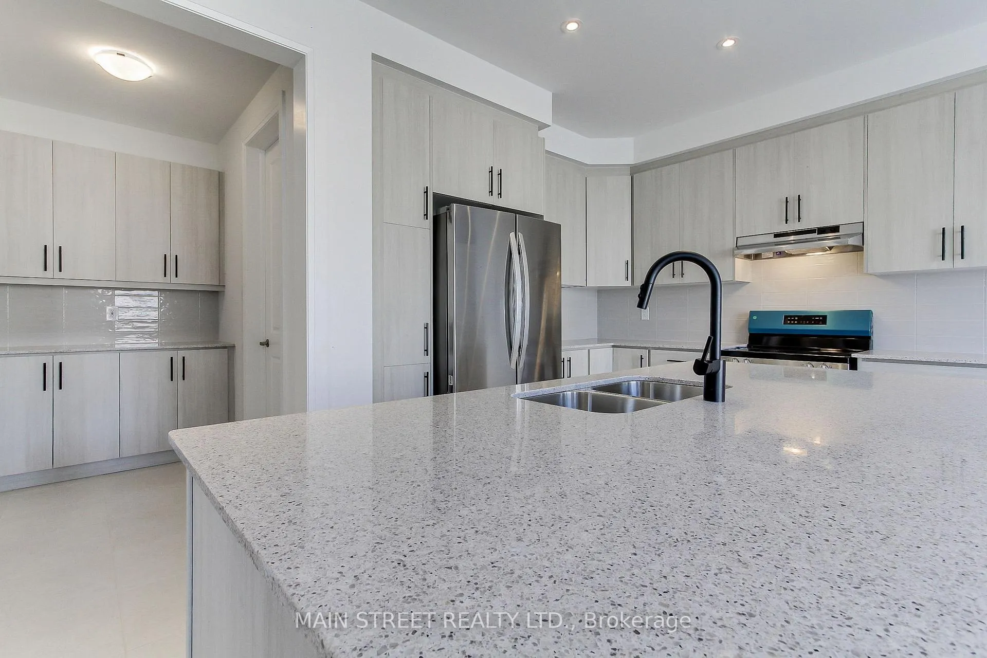 Photo 11 of 660 Mika Street, Innisfil, Alcona — HOMEH