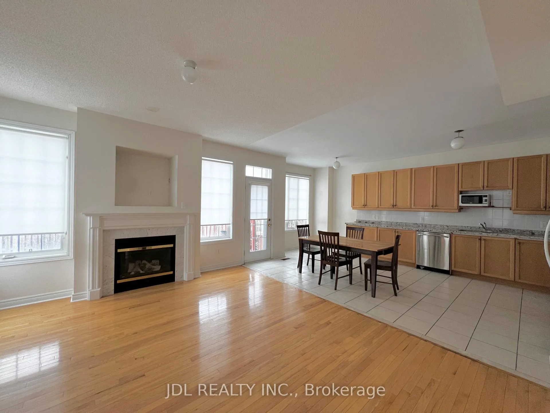 Photo 5 of 1 Winter Creek Crescent, Markham, Victoria Manor-Jennings Gate — HOMEH