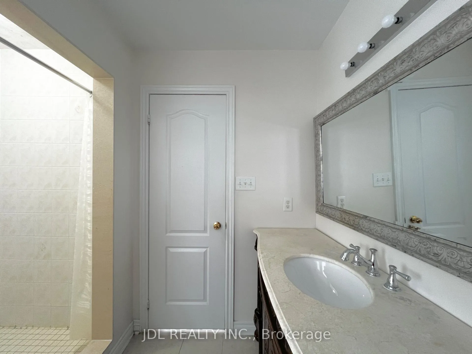 Photo 9 of 1 Winter Creek Crescent, Markham, Victoria Manor-Jennings Gate — HOMEH