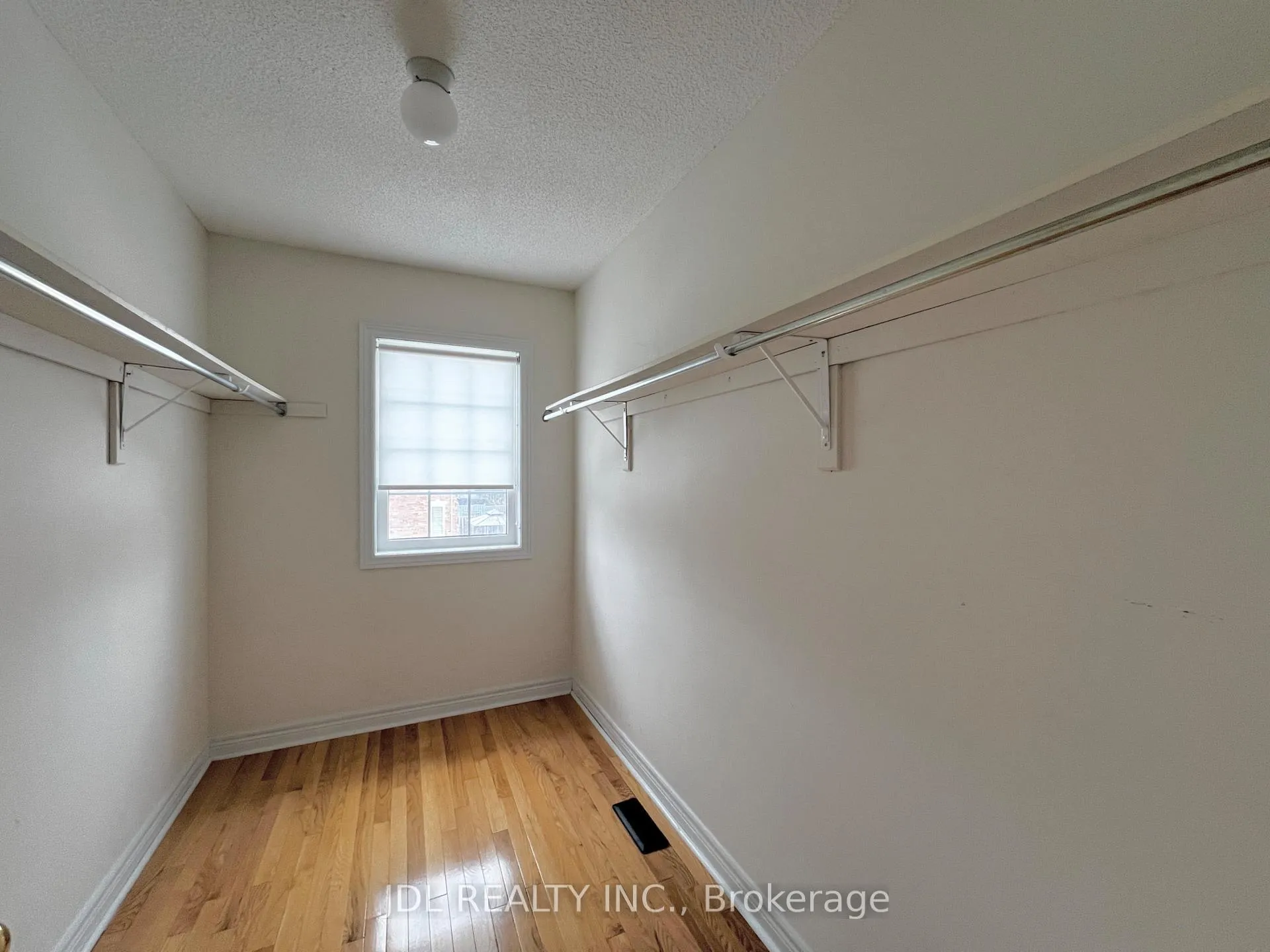 Photo 10 of 1 Winter Creek Crescent, Markham, Victoria Manor-Jennings Gate — HOMEH