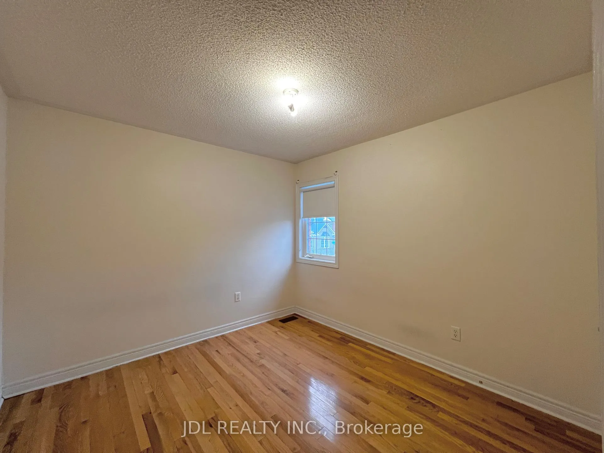 Photo 12 of 1 Winter Creek Crescent, Markham, Victoria Manor-Jennings Gate — HOMEH