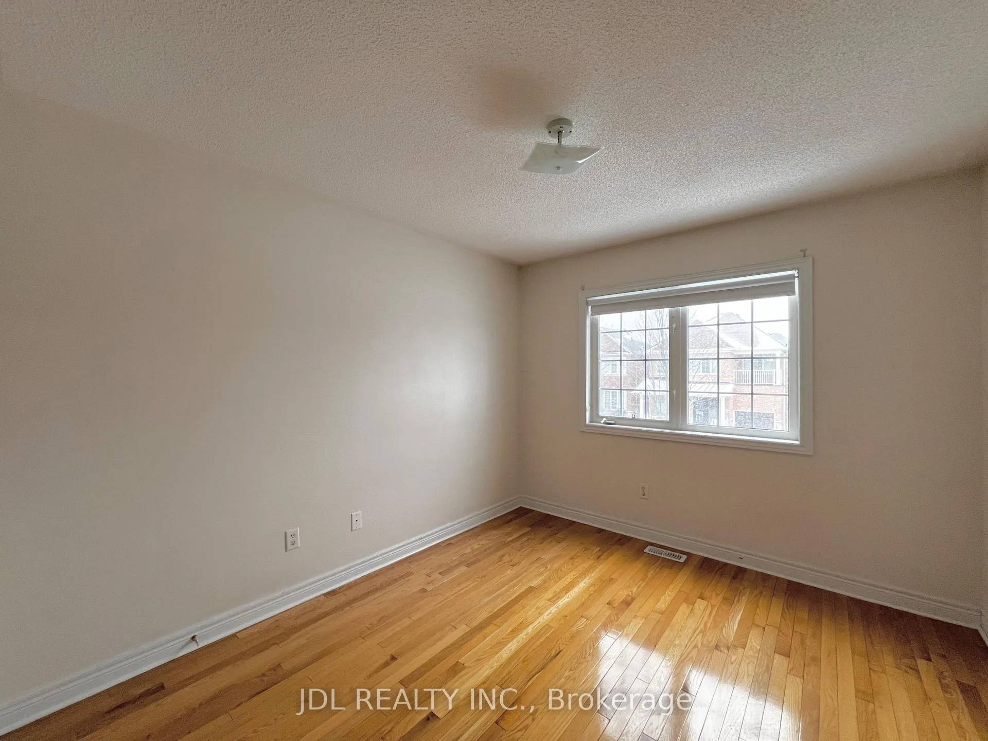 Photo 13 of 1 Winter Creek Crescent, Markham, Victoria Manor-Jennings Gate — HOMEH