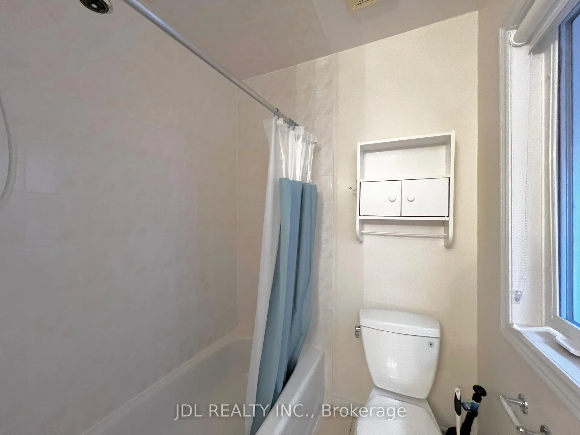 Photo 14 of 1 Winter Creek Crescent, Markham, Victoria Manor-Jennings Gate — HOMEH