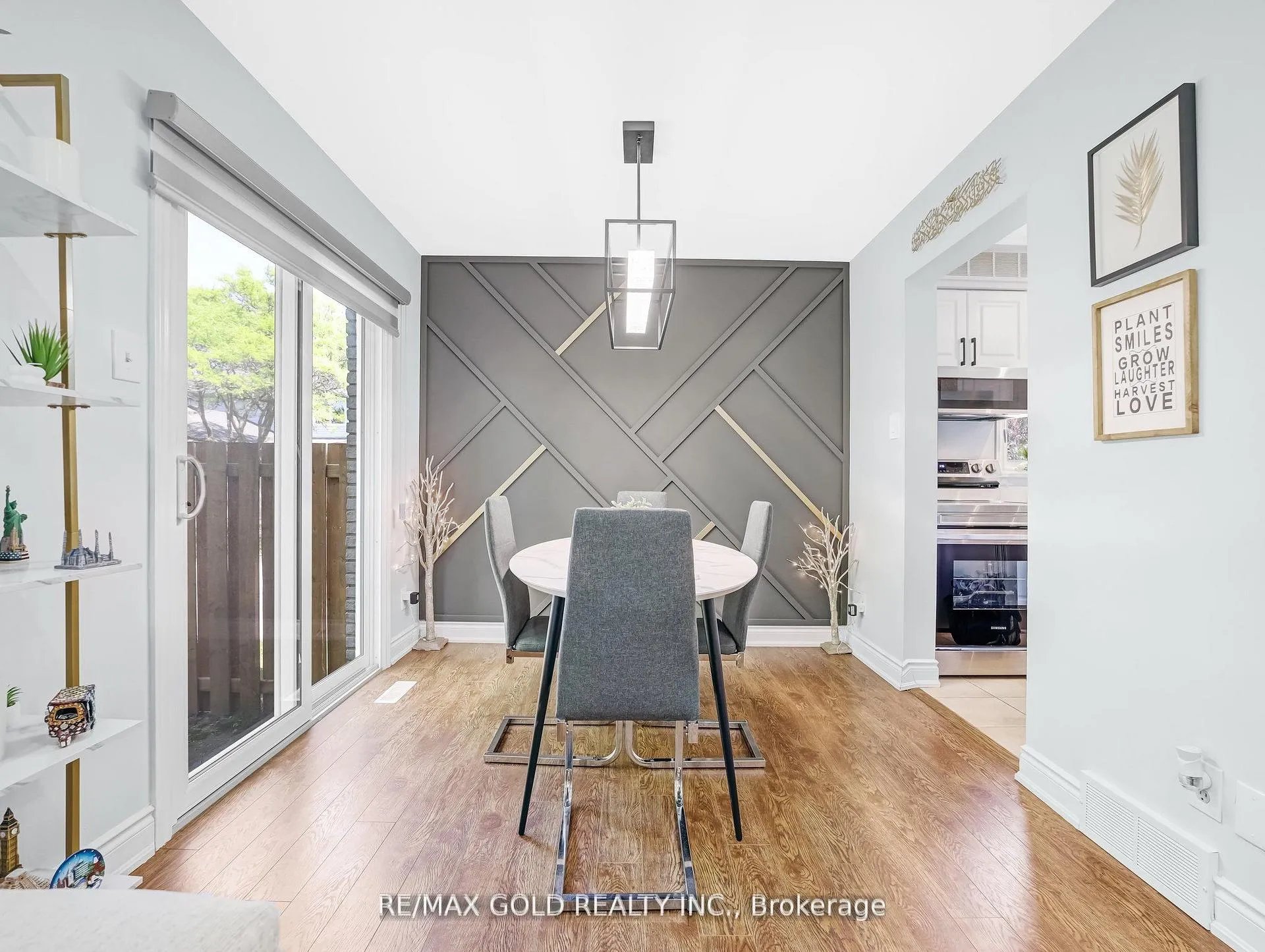 Photo 11 of Unit 6, 405 Kingscourt Drive, Waterloo — HOMEH