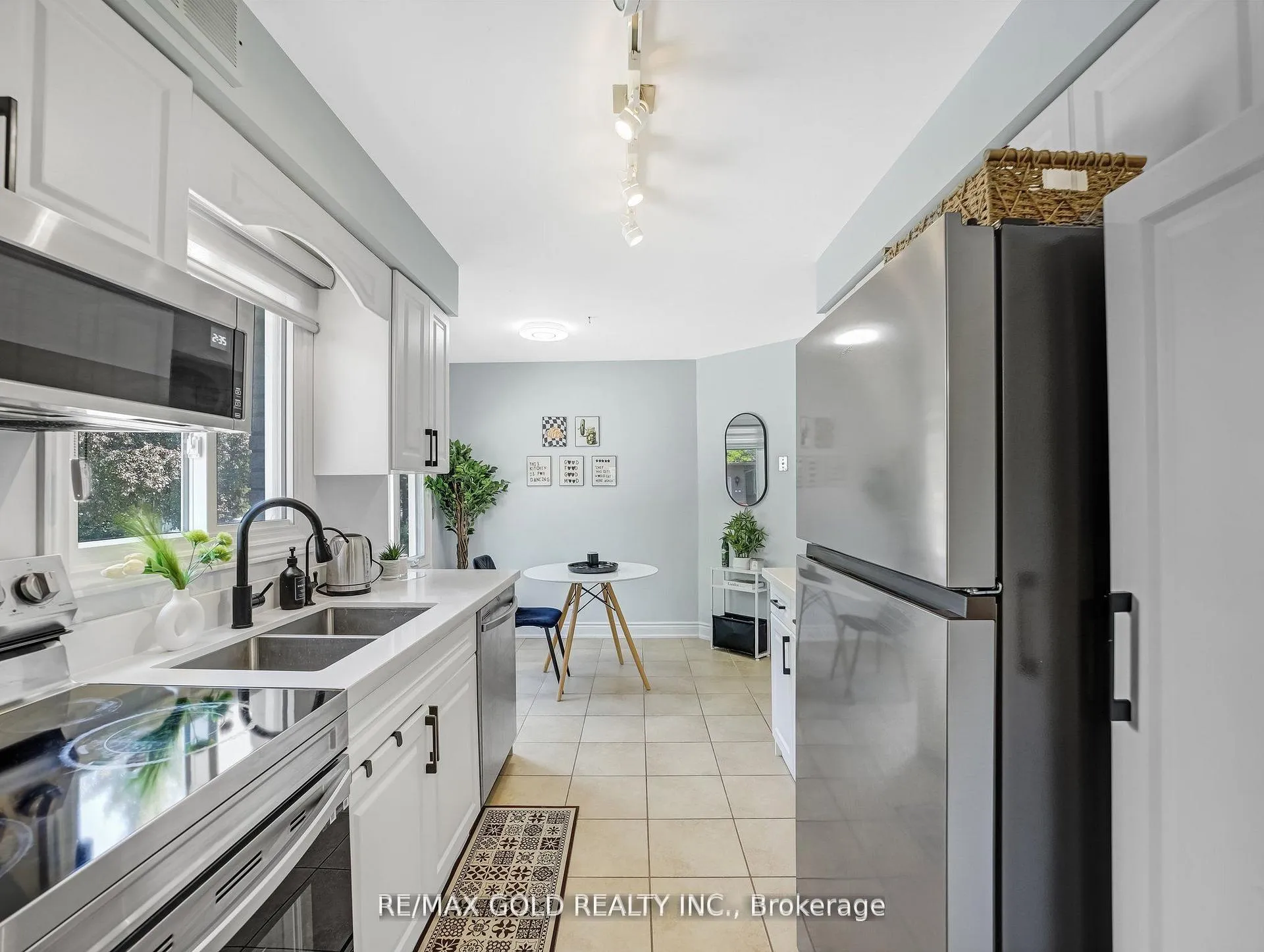 Photo 12 of Unit 6, 405 Kingscourt Drive, Waterloo — HOMEH