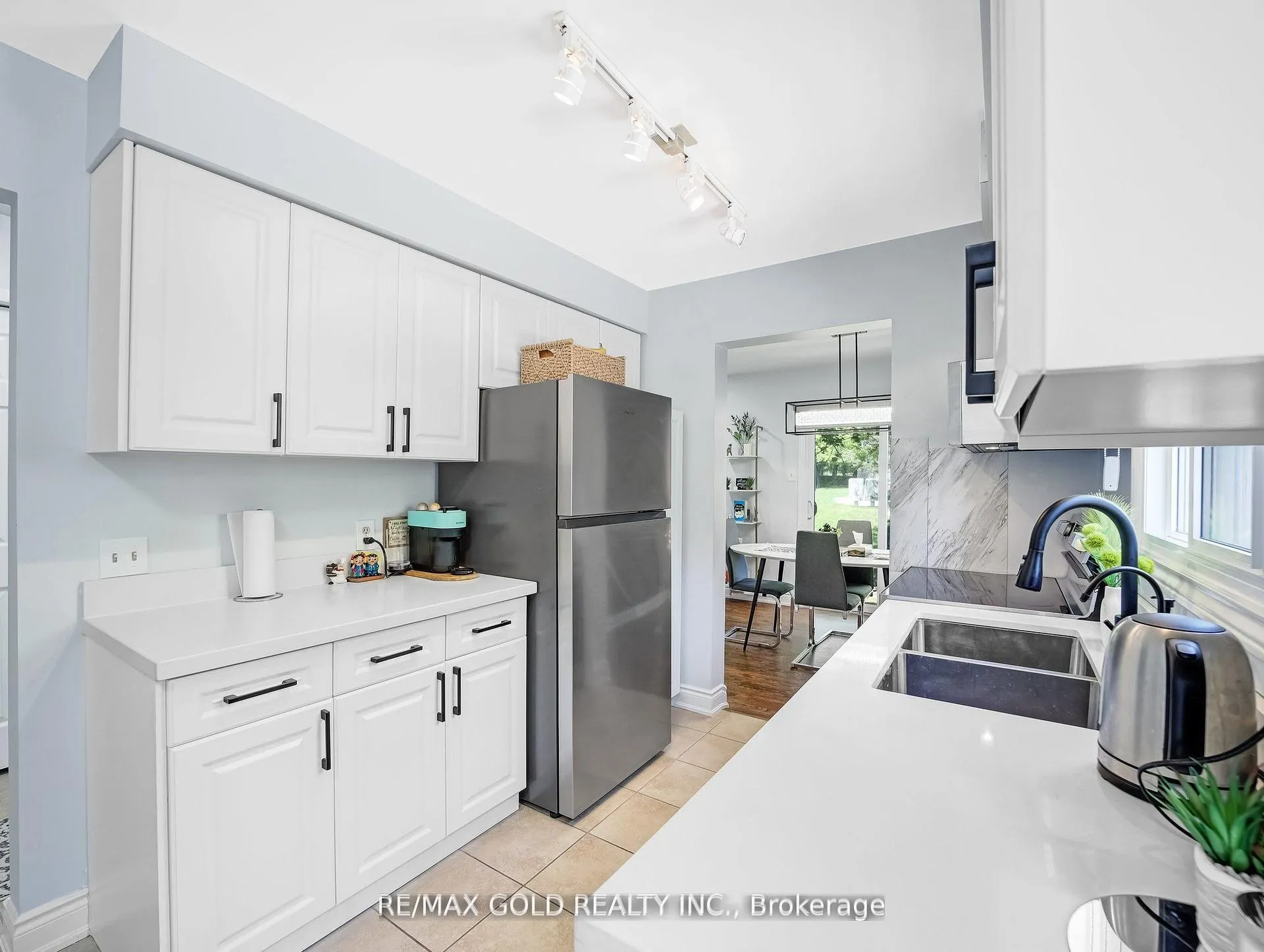 Photo 14 of Unit 6, 405 Kingscourt Drive, Waterloo — HOMEH
