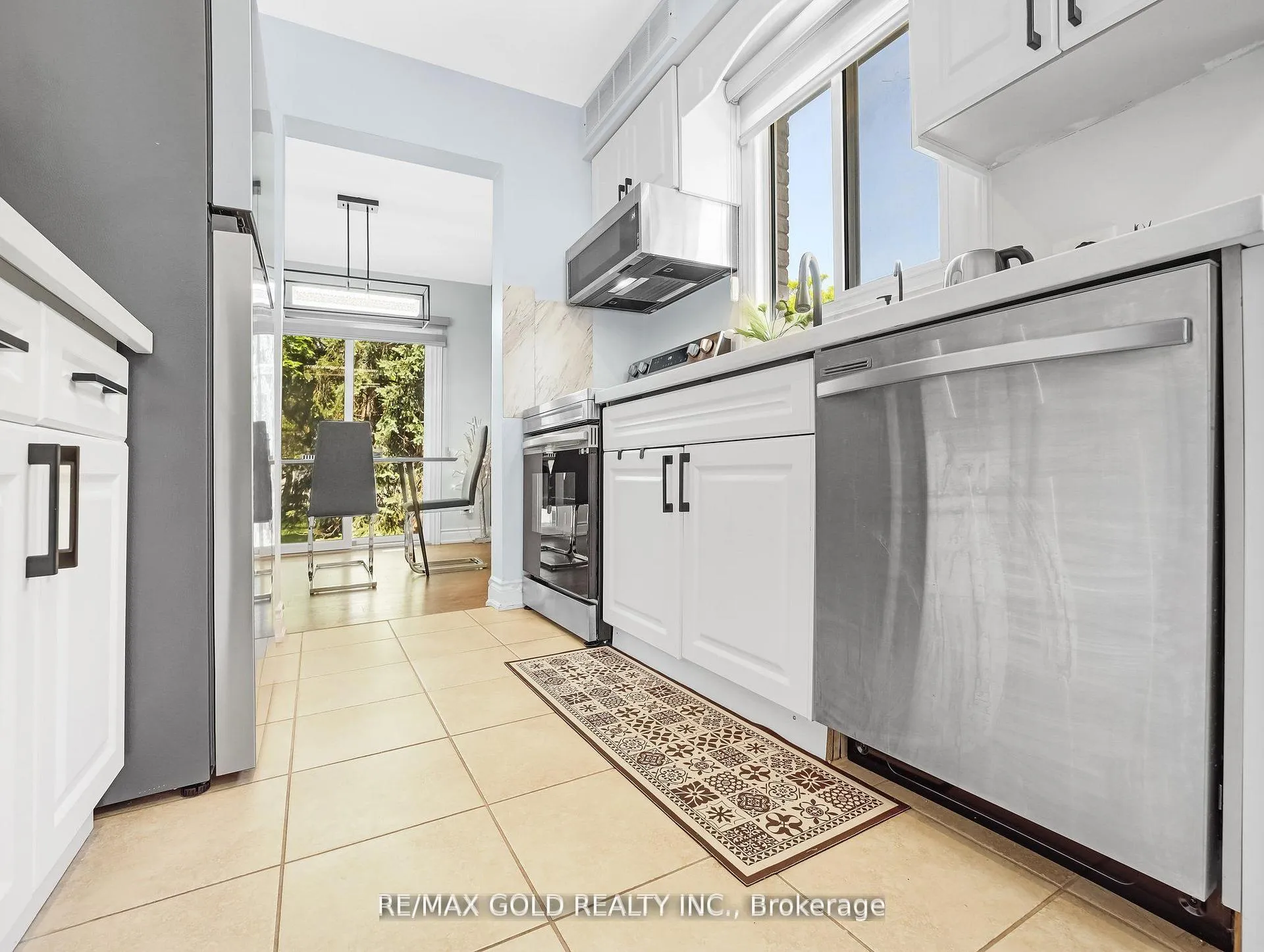 Photo 16 of Unit 6, 405 Kingscourt Drive, Waterloo — HOMEH