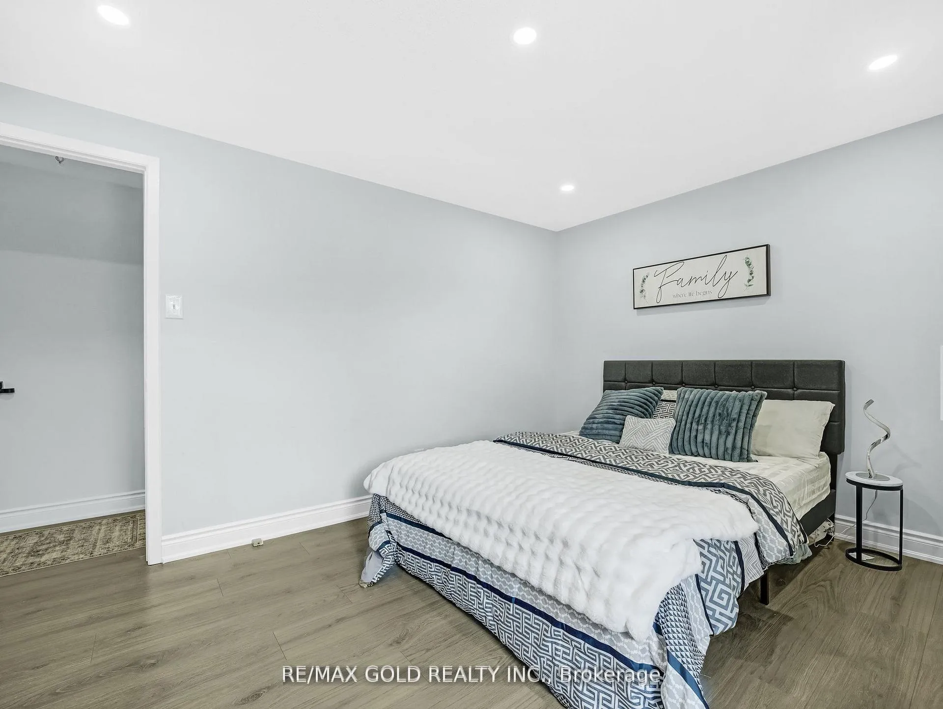 Photo 19 of Unit 6, 405 Kingscourt Drive, Waterloo — HOMEH