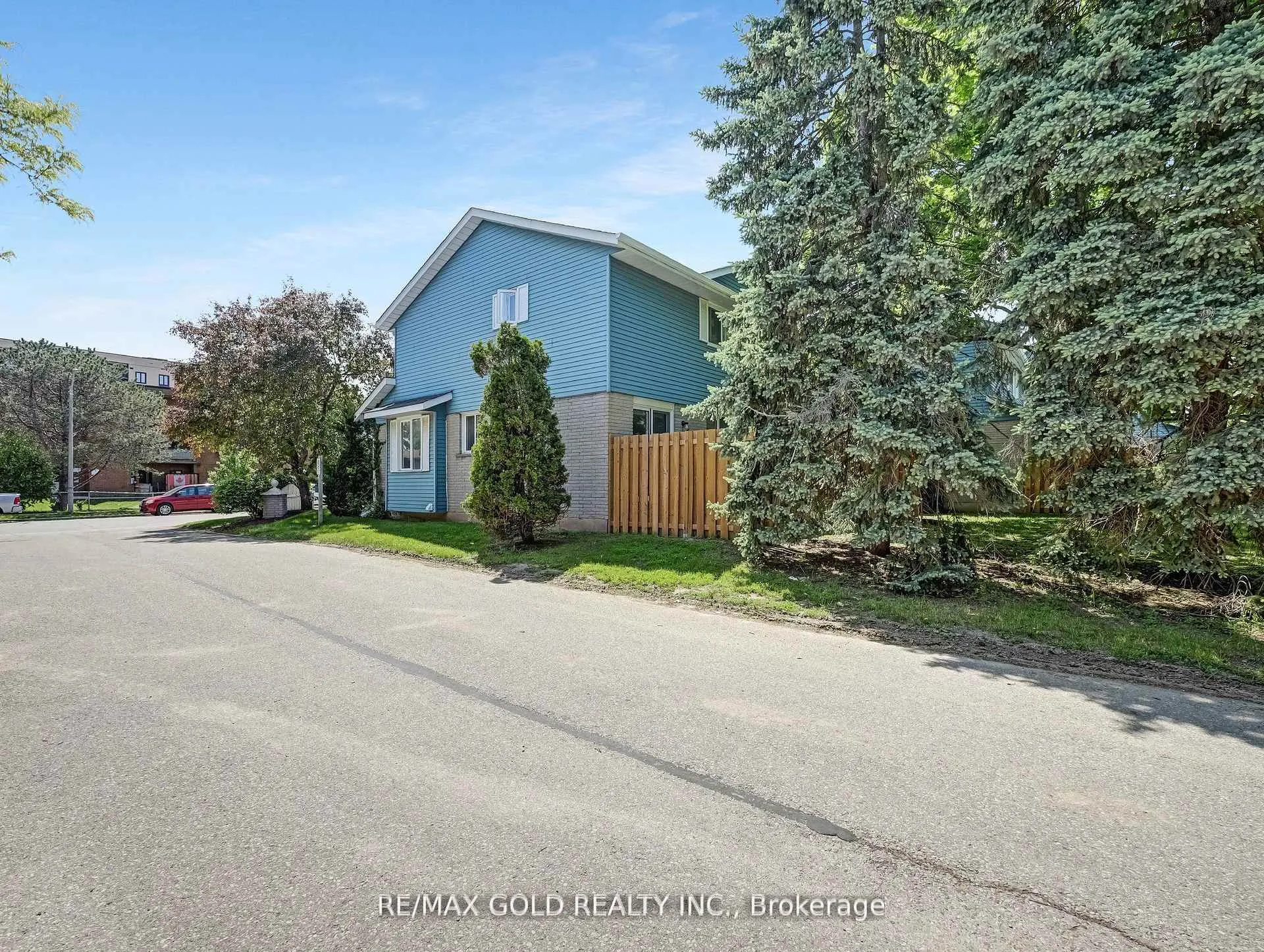 Photo 40 of Unit 6, 405 Kingscourt Drive, Waterloo — HOMEH