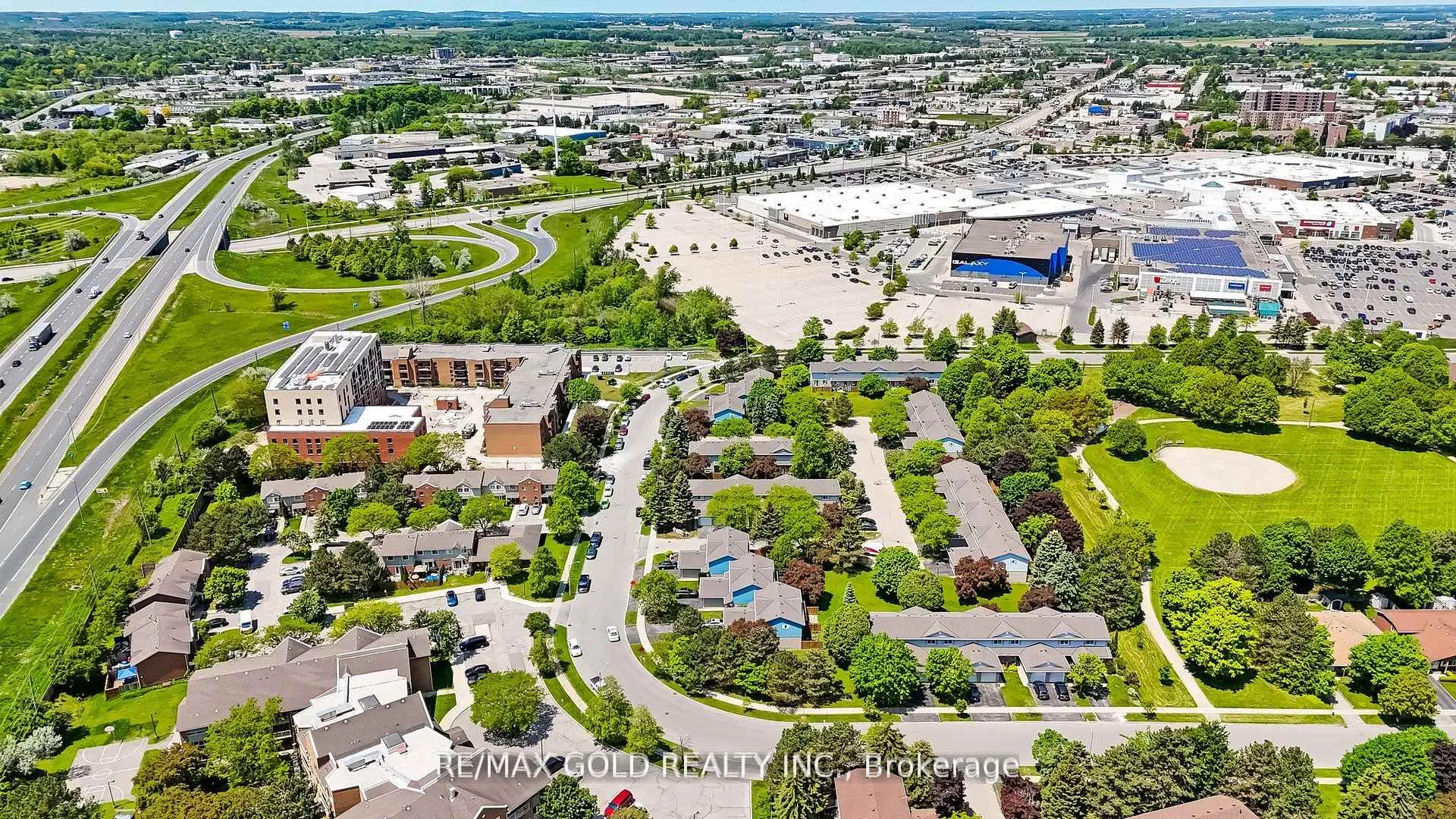 Photo 46 of Unit 6, 405 Kingscourt Drive, Waterloo — HOMEH