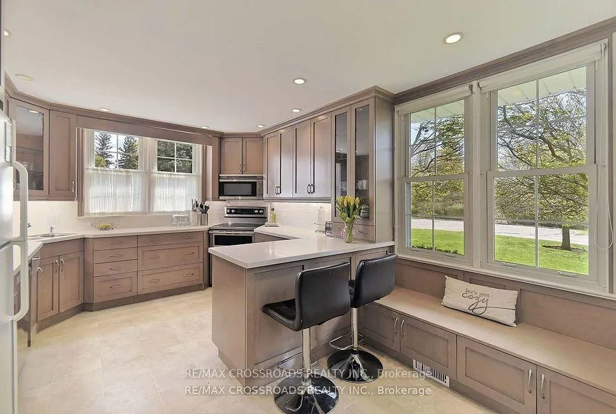 Photo 8 of 634 Brookside Drive, Oshawa, O'Neill — HOMEH